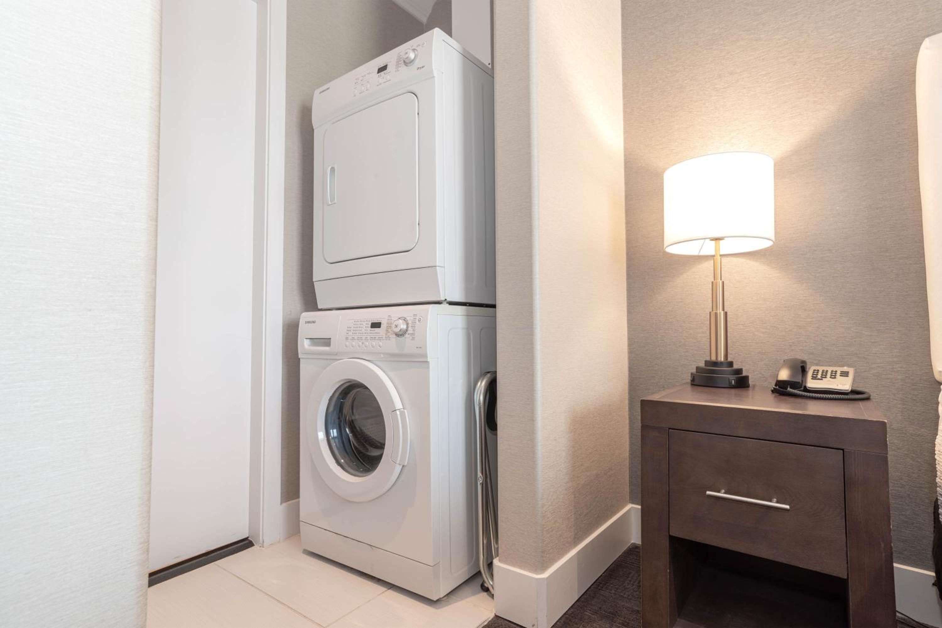 Standard Suite, 1 King Bed, Kitchen, Washer Dryer - Photo 7