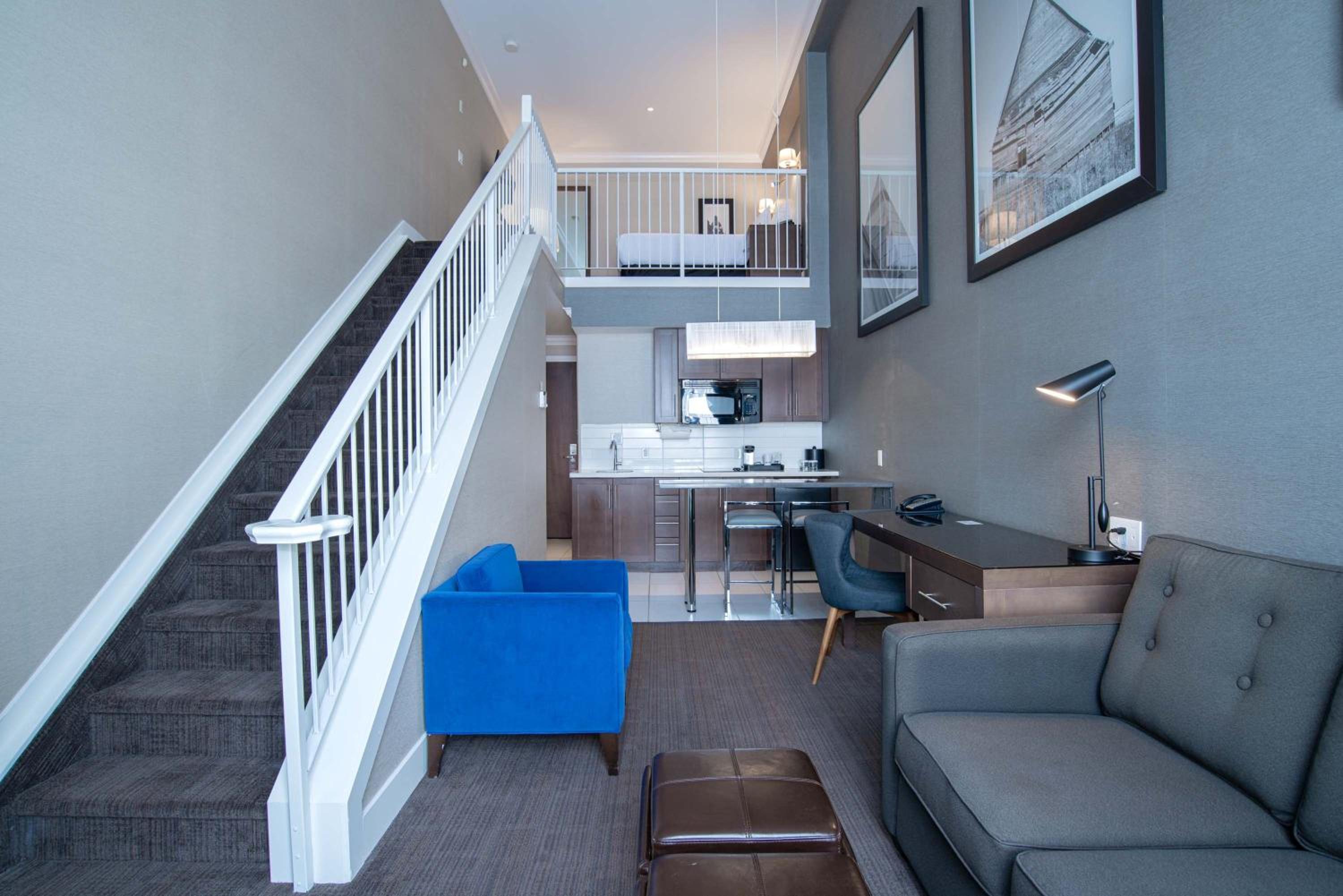 Loft Suite, 1 King Bed, Kitchen - Photo 3