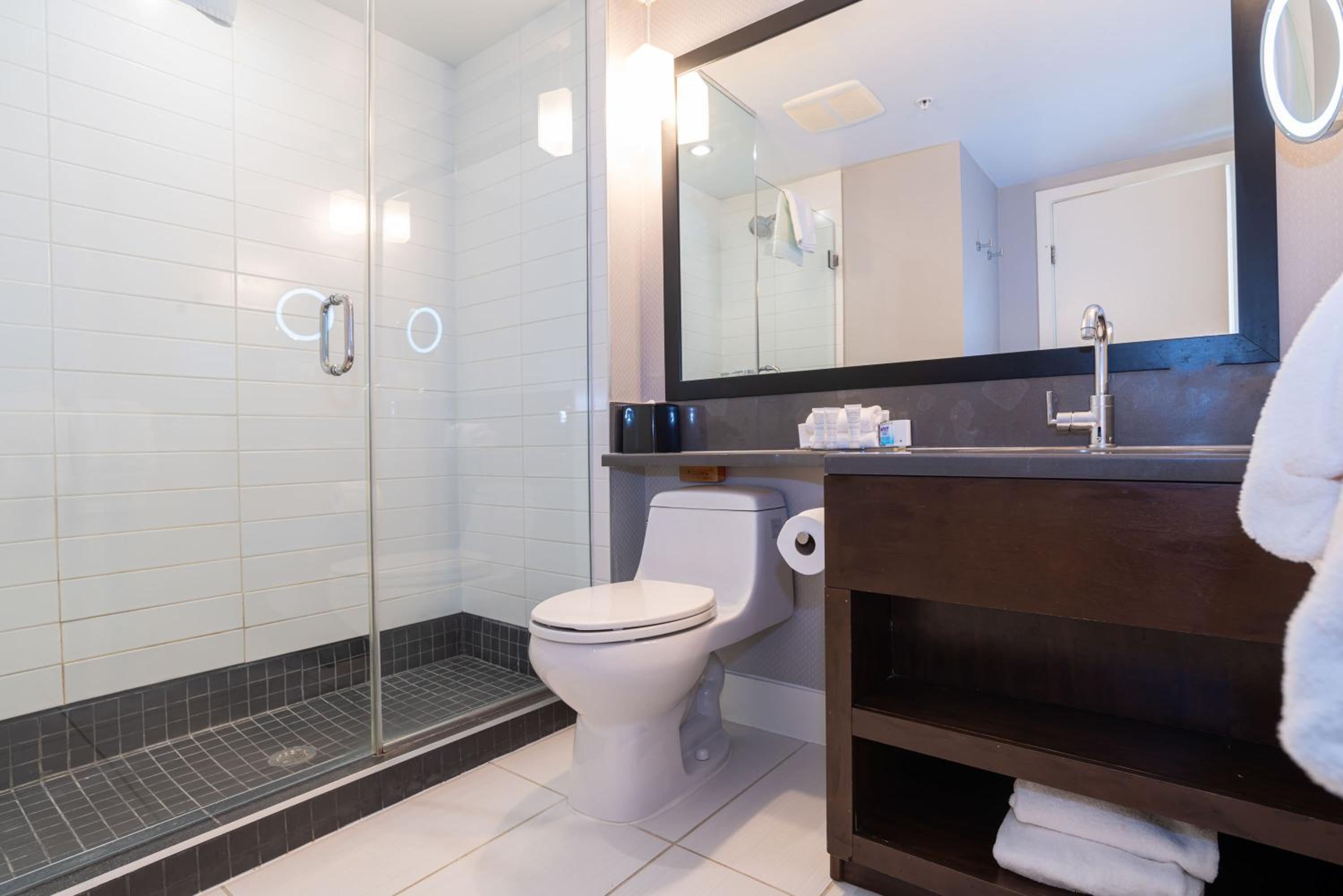 Jacuzzi Suite, 1 King Bed, Kitchen - Photo 6