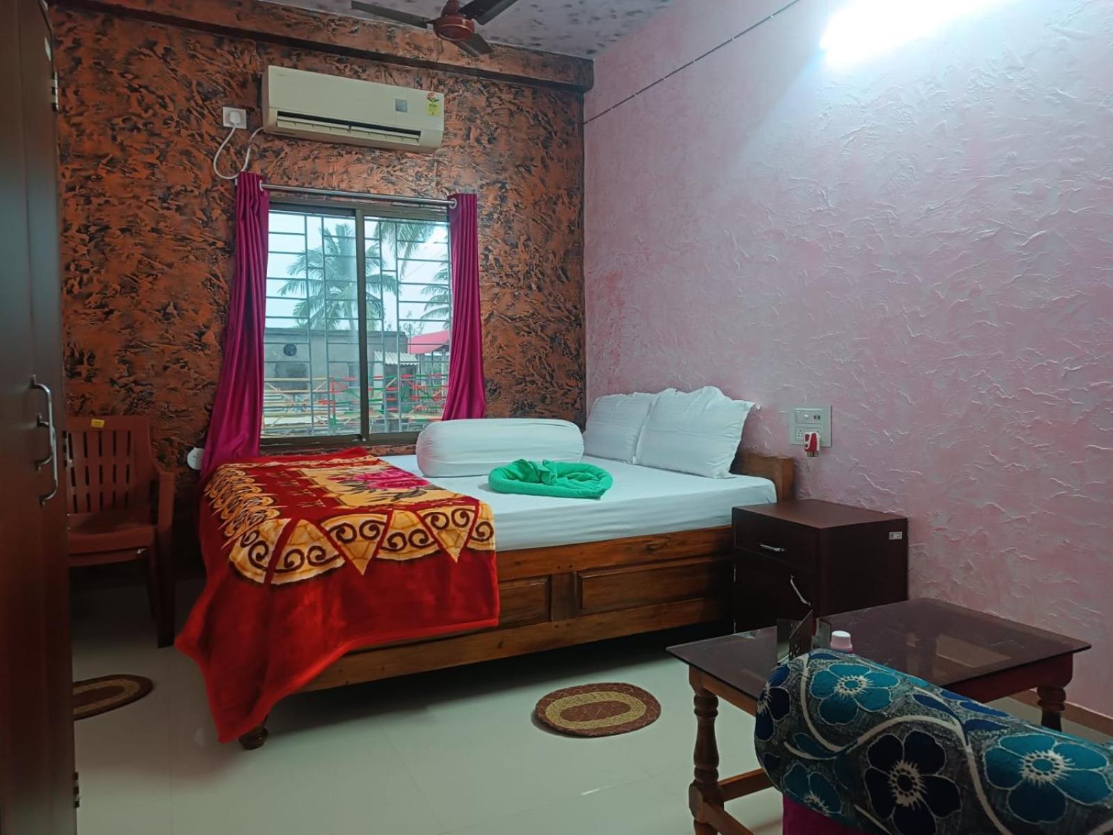 Deluxe King Room photo 2