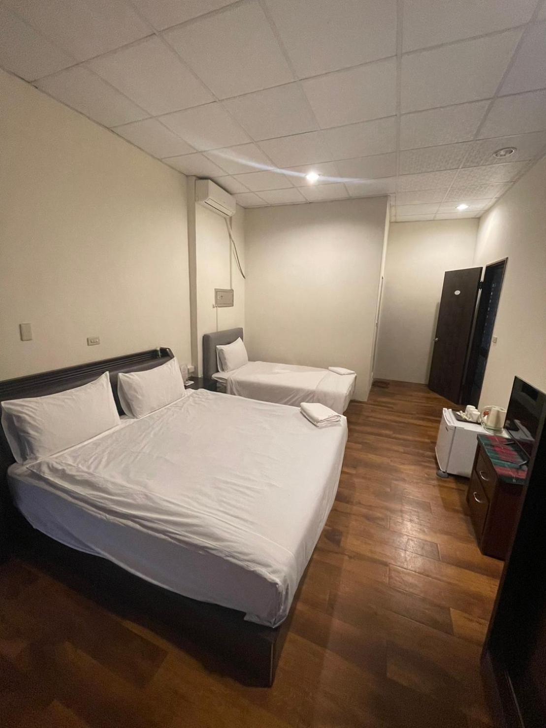 Triple Room with Bathroom photo 2