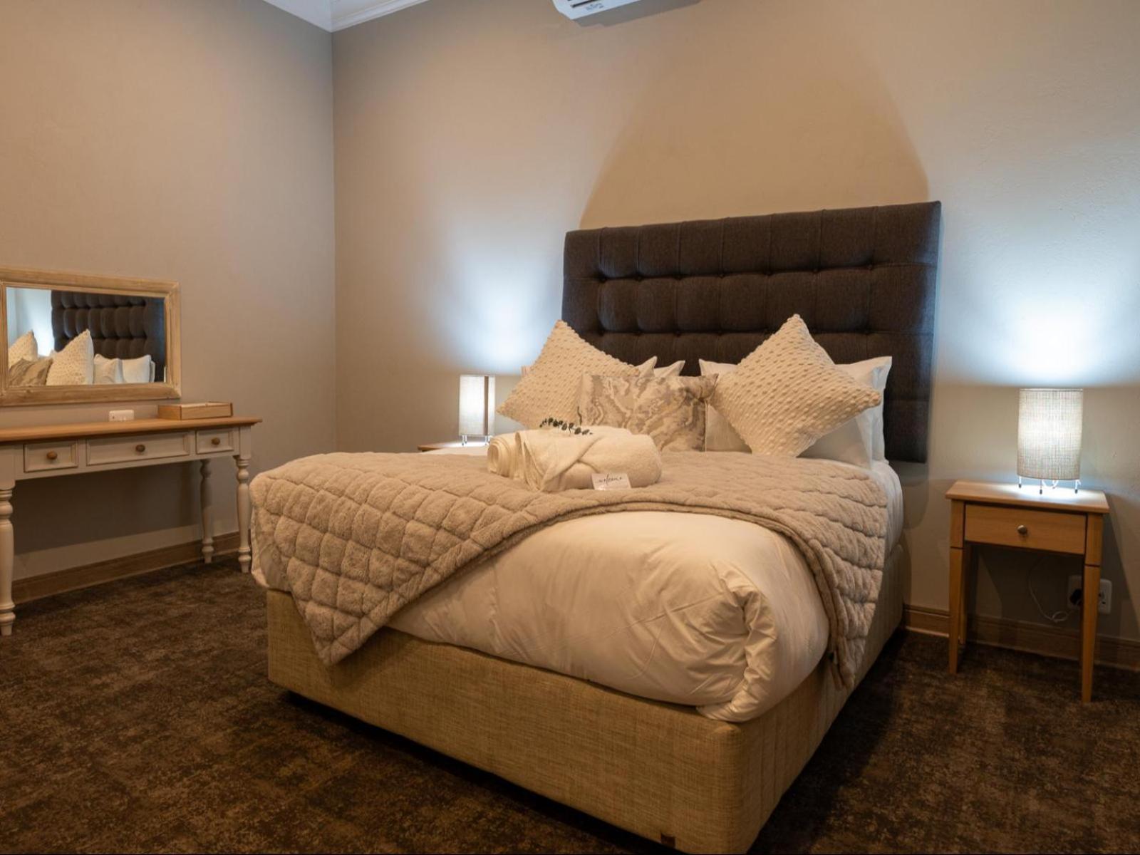Deluxe Queen Suite - Photo 6