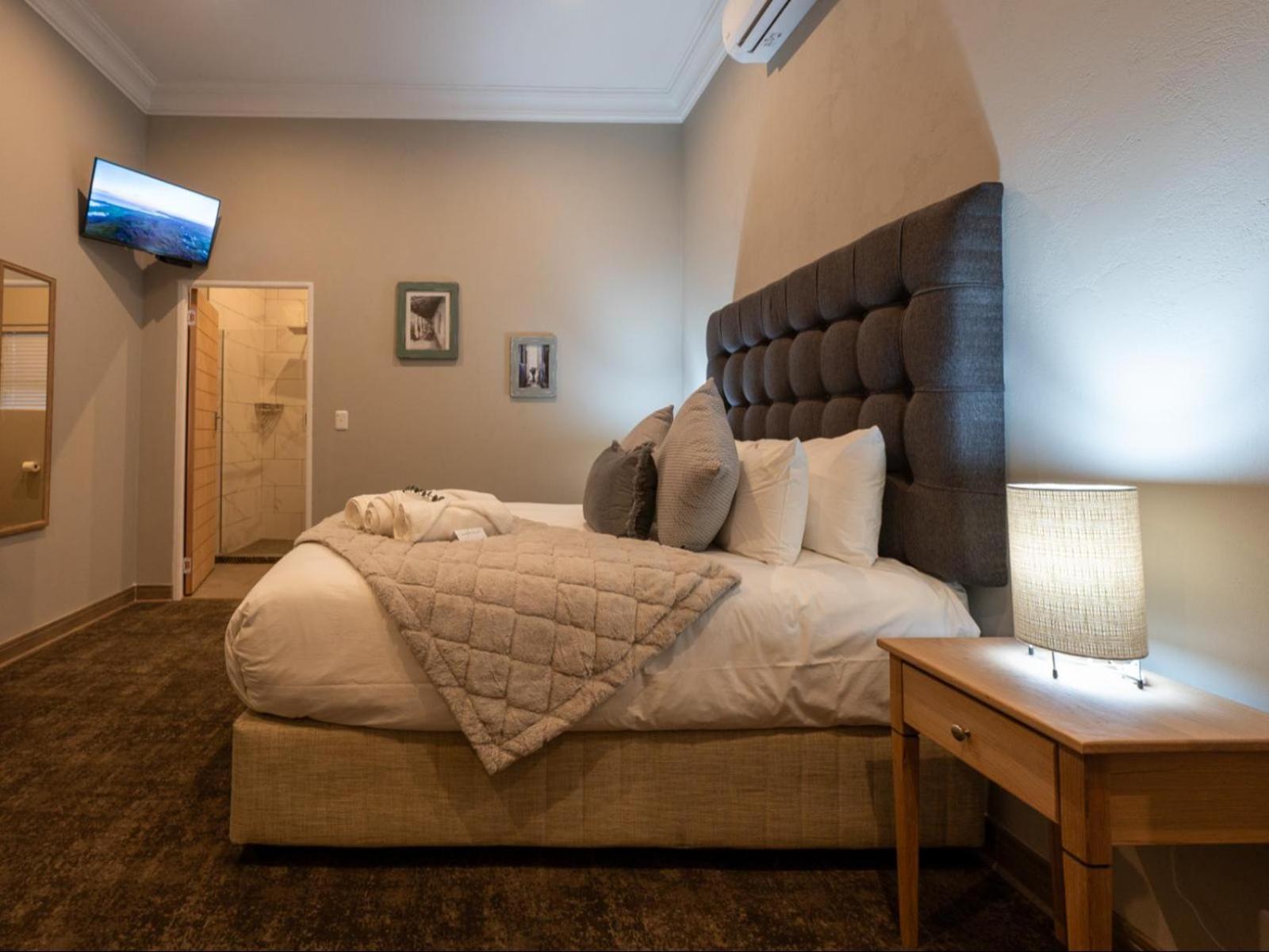 Deluxe Queen Suite - Photo 4