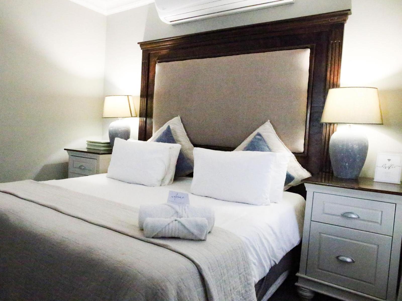 Deluxe King Suite - Photo 2