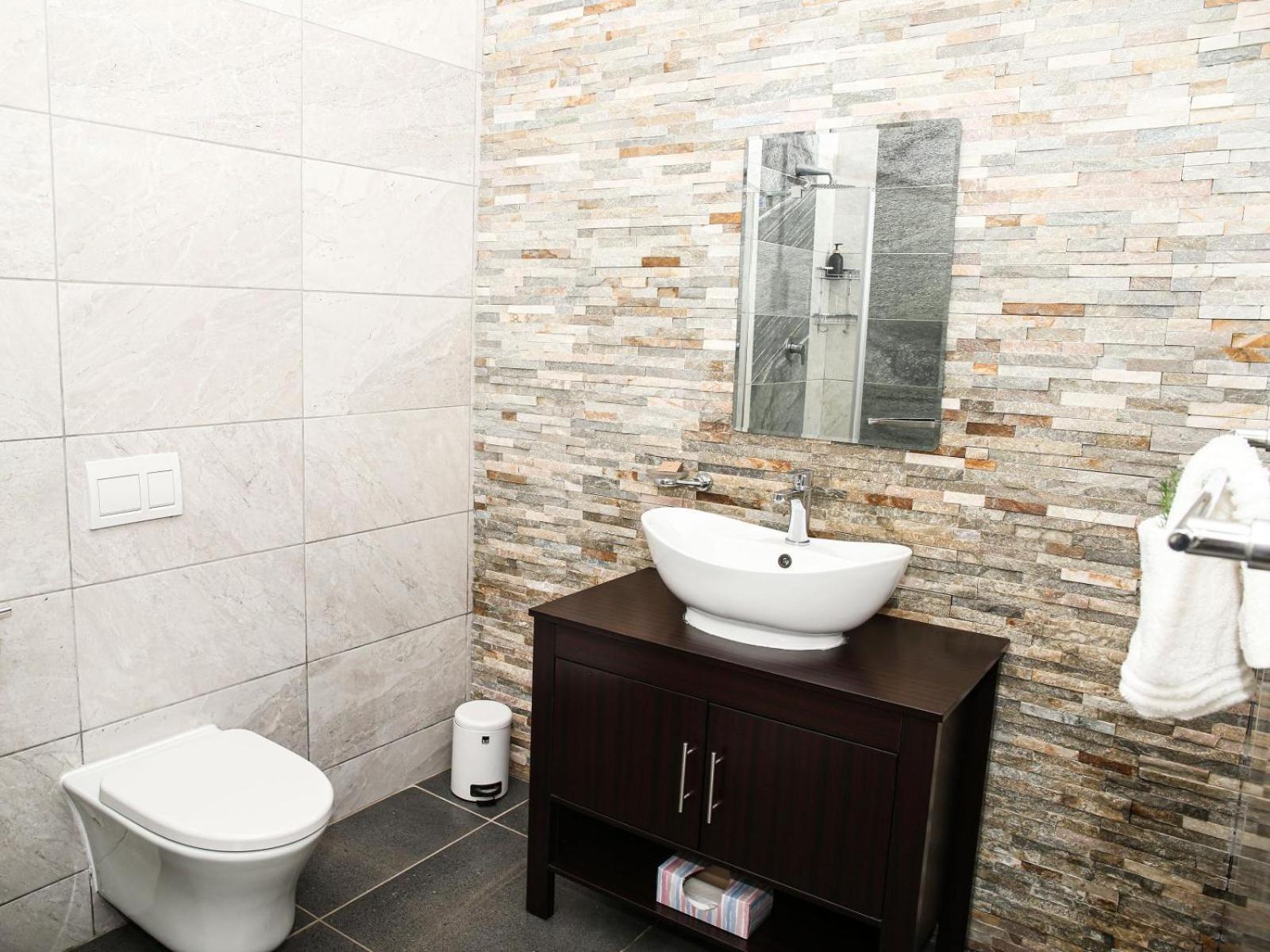 Deluxe King Suite - Photo 4