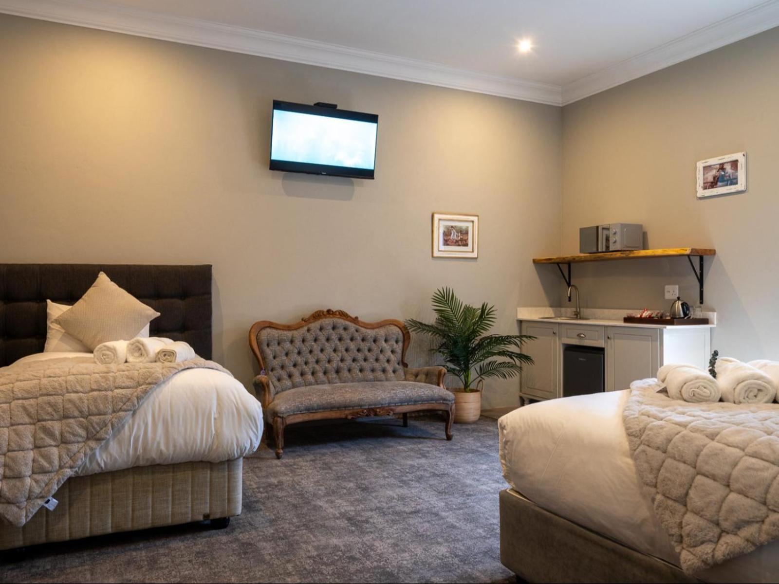 Family Room with Bathroom - Photo 2
