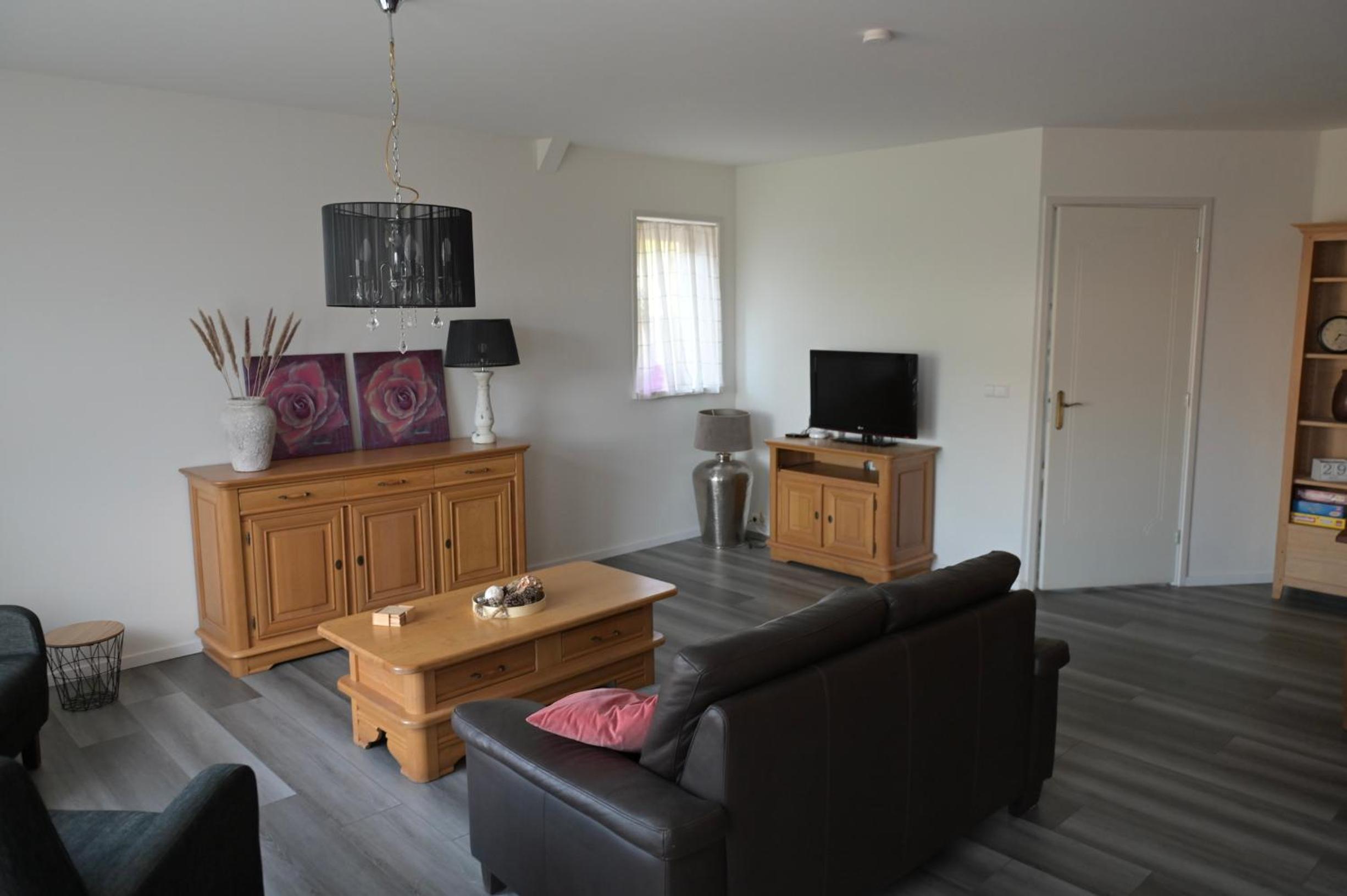 Two-Bedroom Apartment with View photo 3