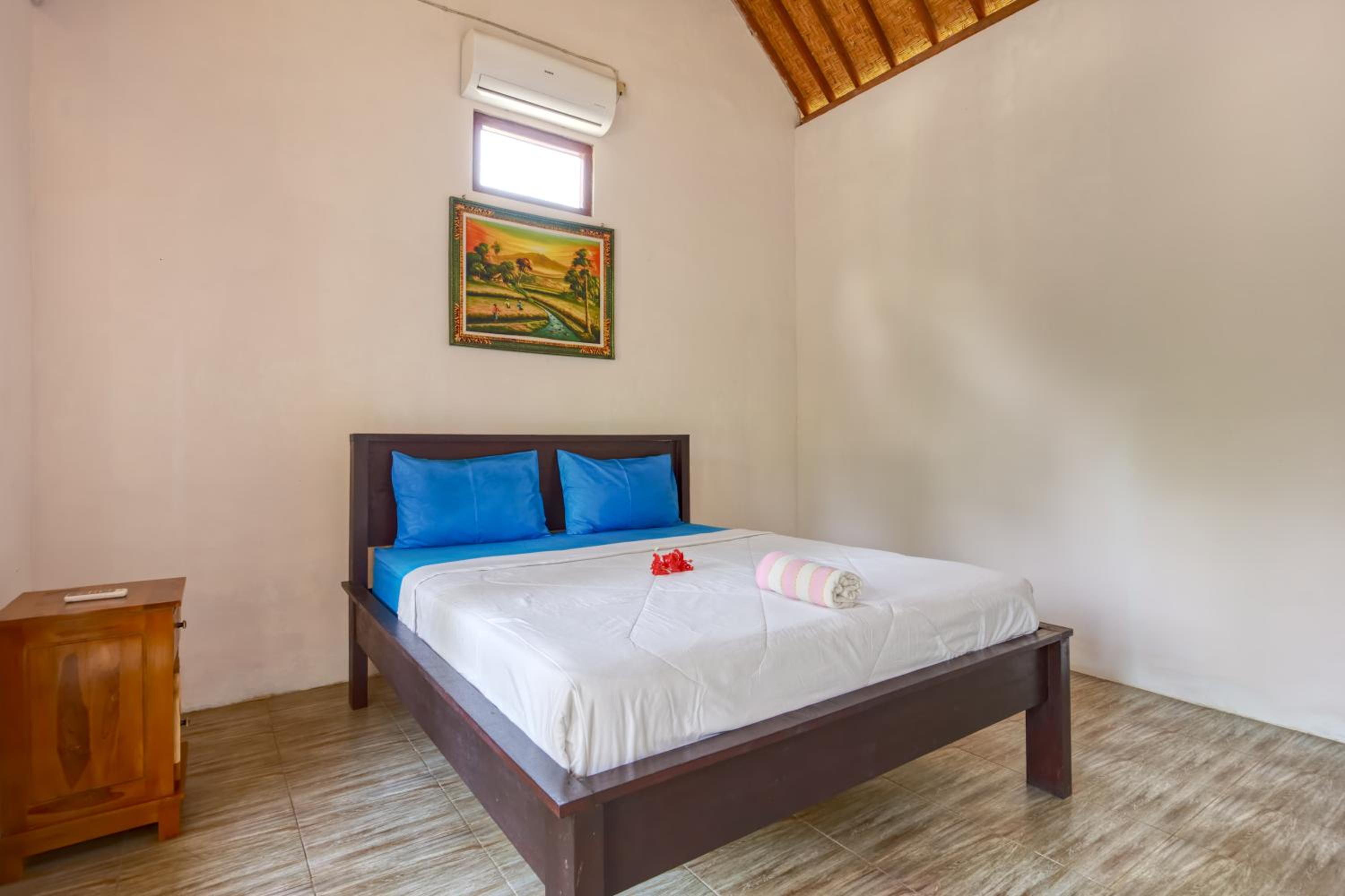 Double Room with Private Bathroom - Photo 12