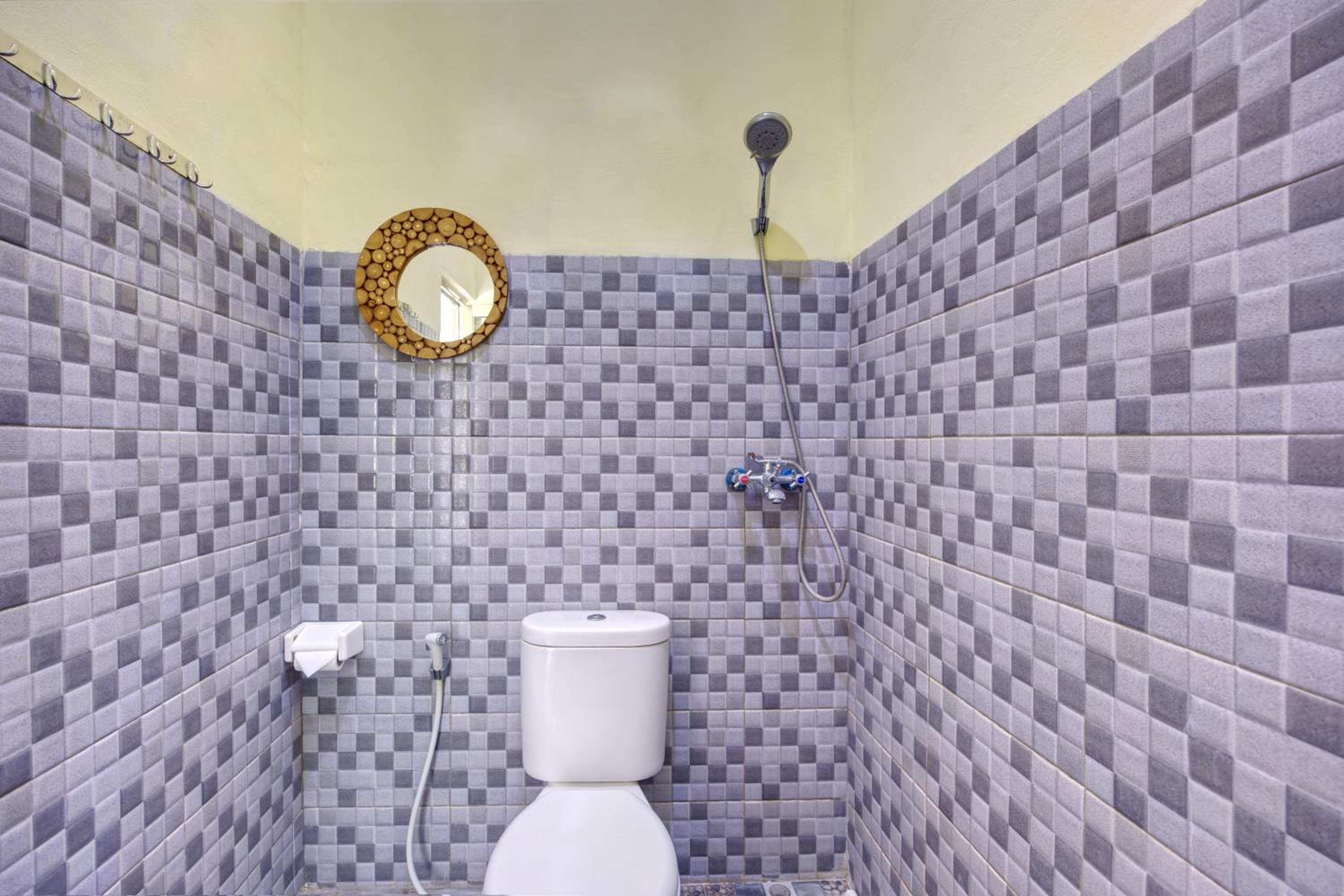 Double Room with Private Bathroom - Photo 19