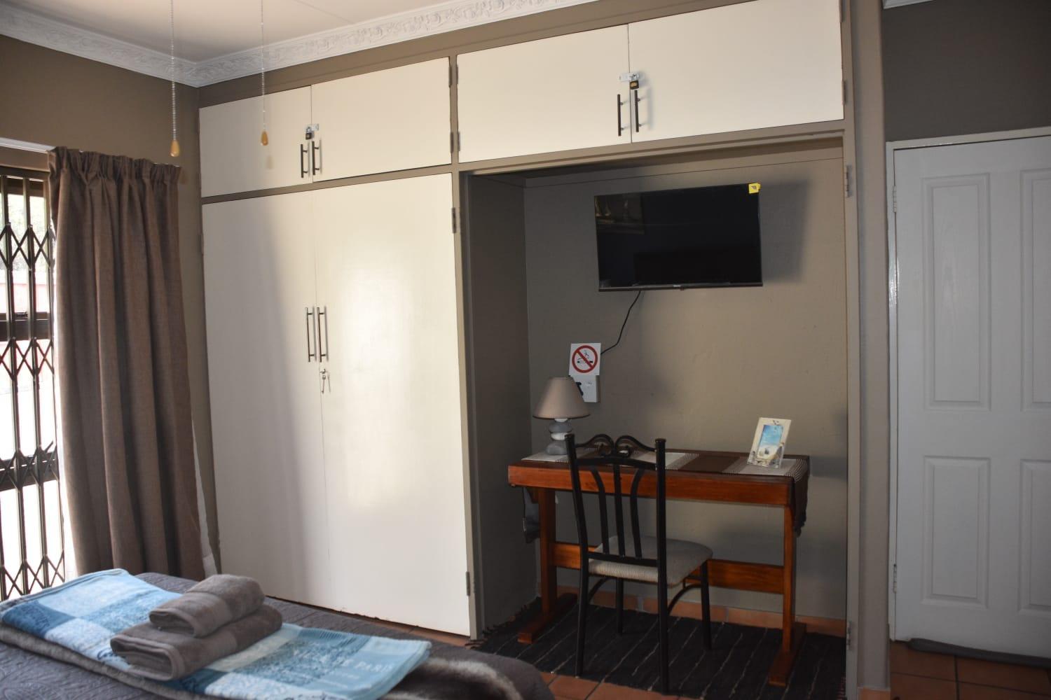 Double Room with Private Bathroom photo 2