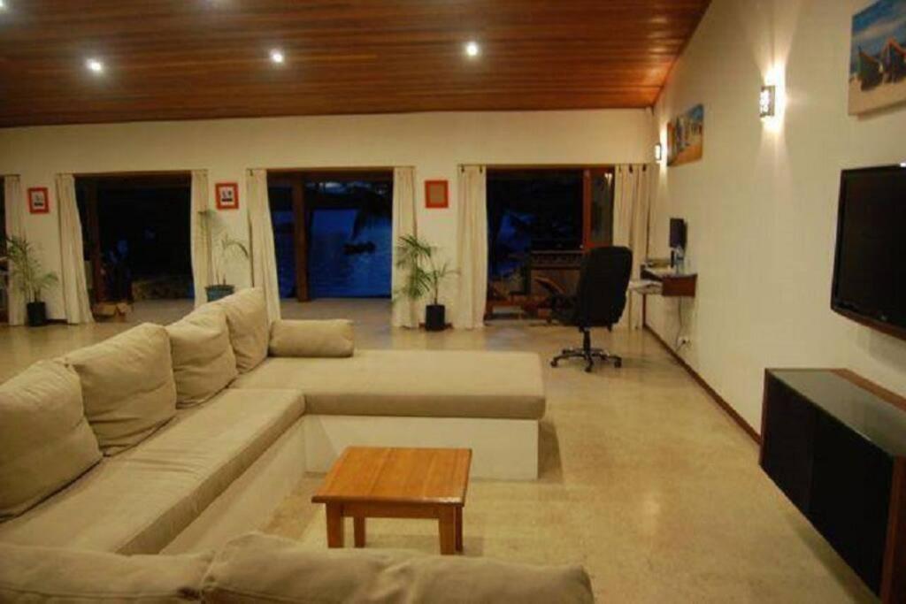 Three-Bedroom House photo 2