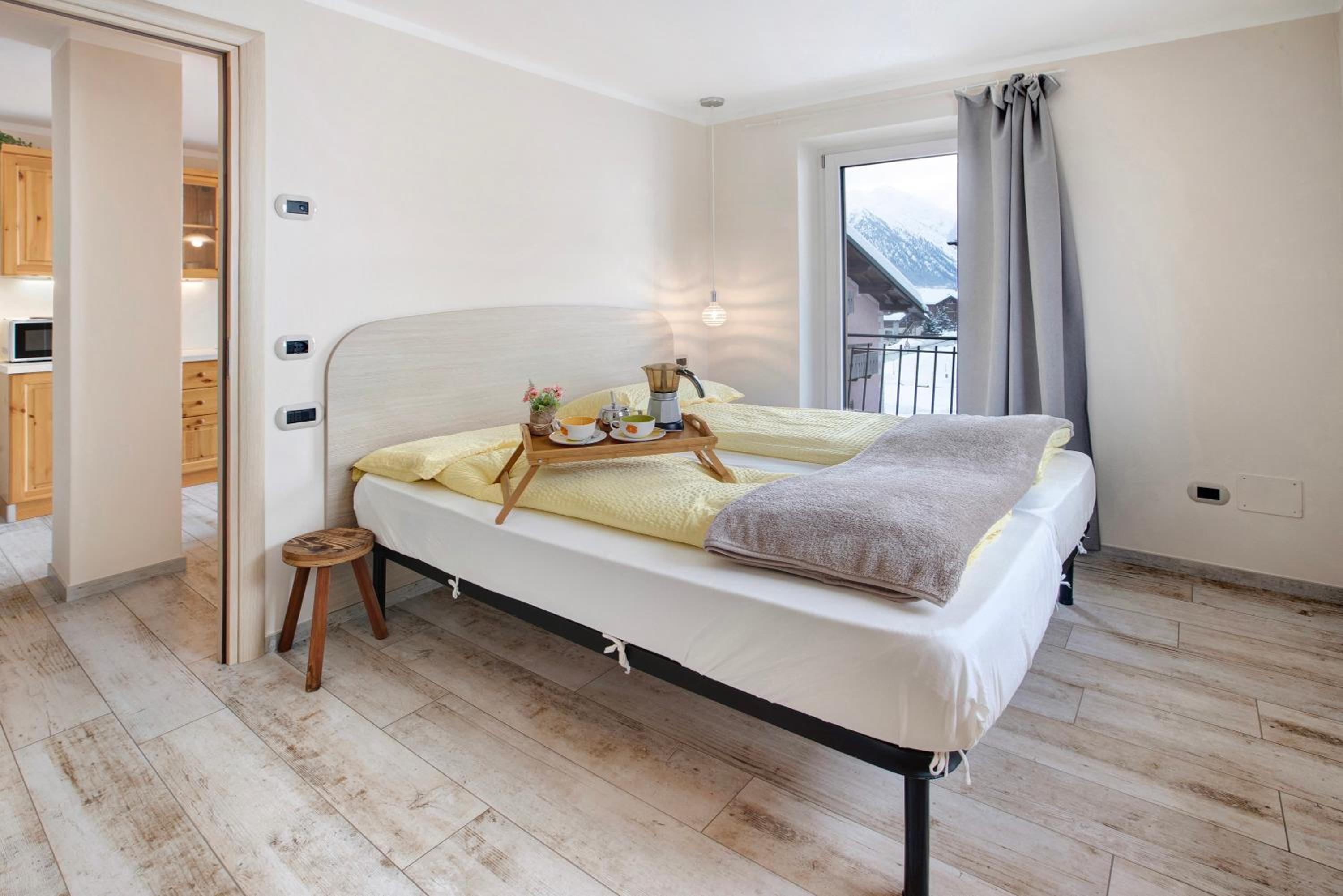 Two-Bedroom Deluxe Apartment with Balcony