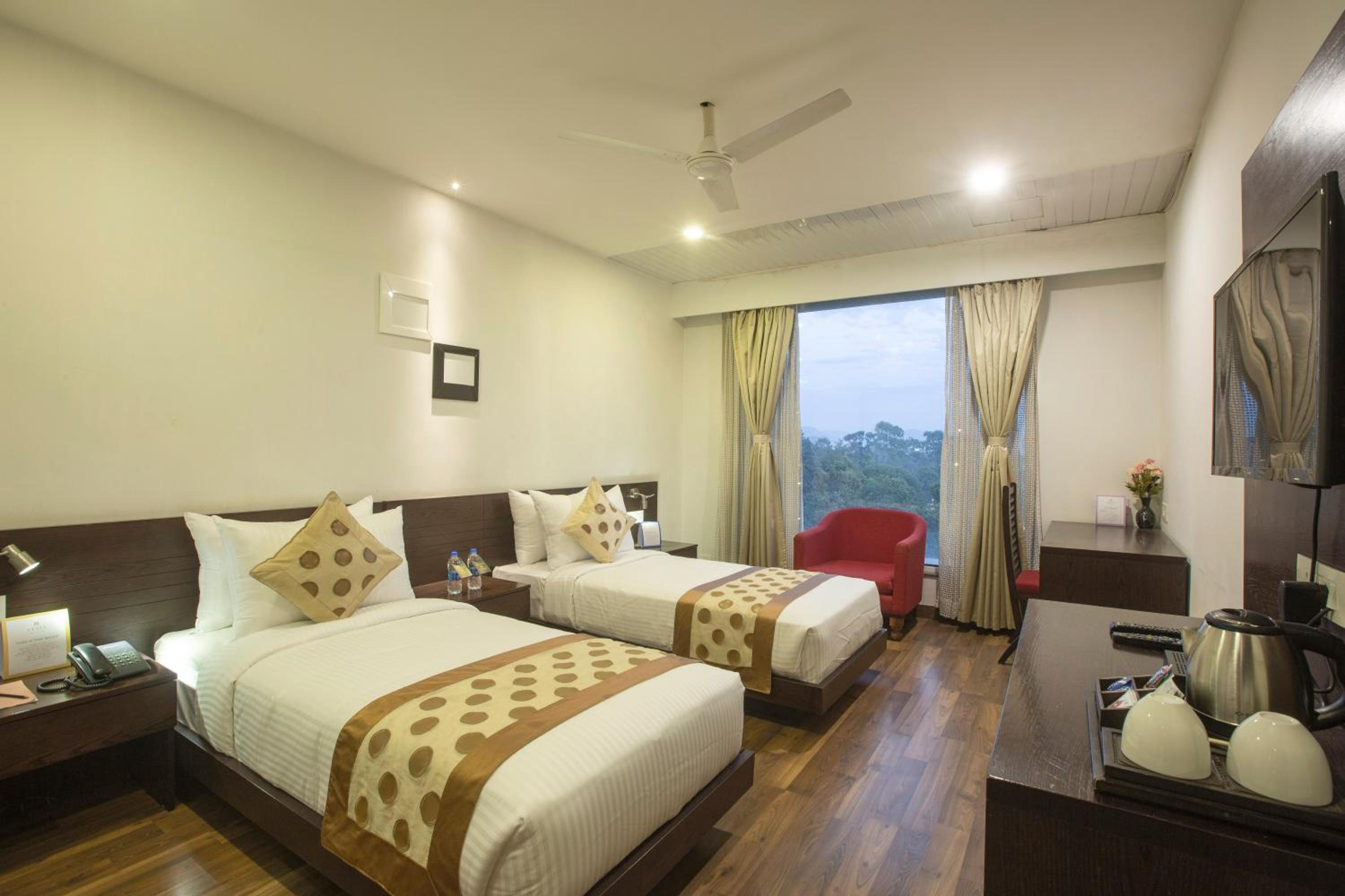 Deluxe Double or Twin Room - Photo 8