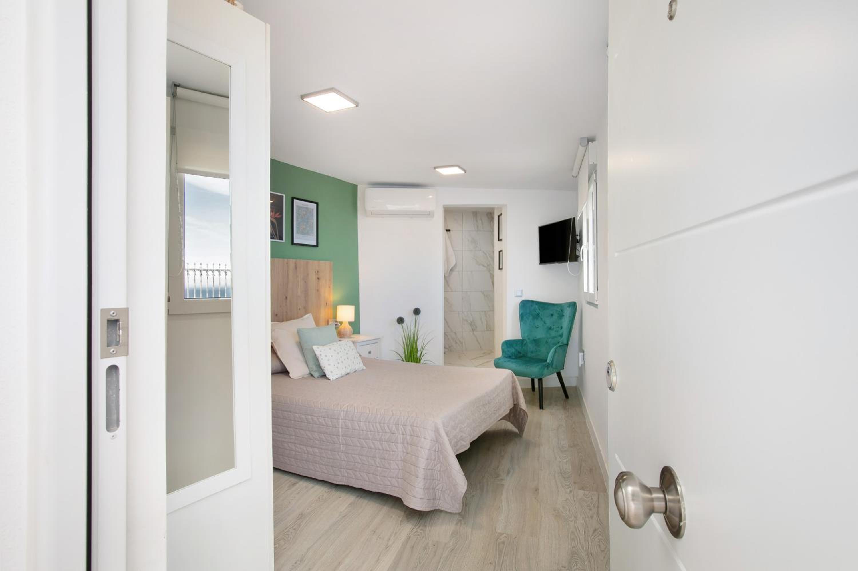 Two-Bedroom House photo 3