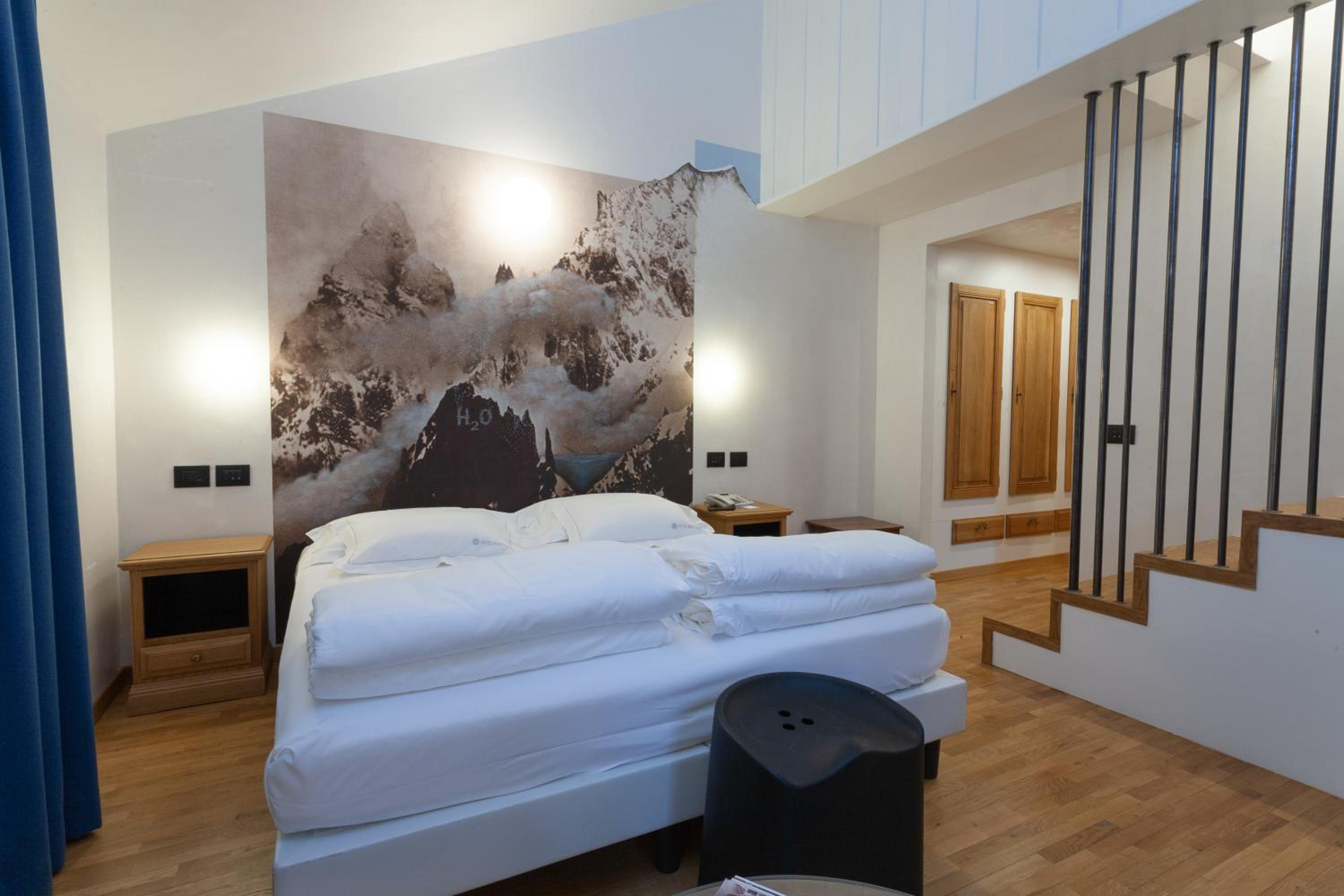 Family Suite with Balcony - Photo 4