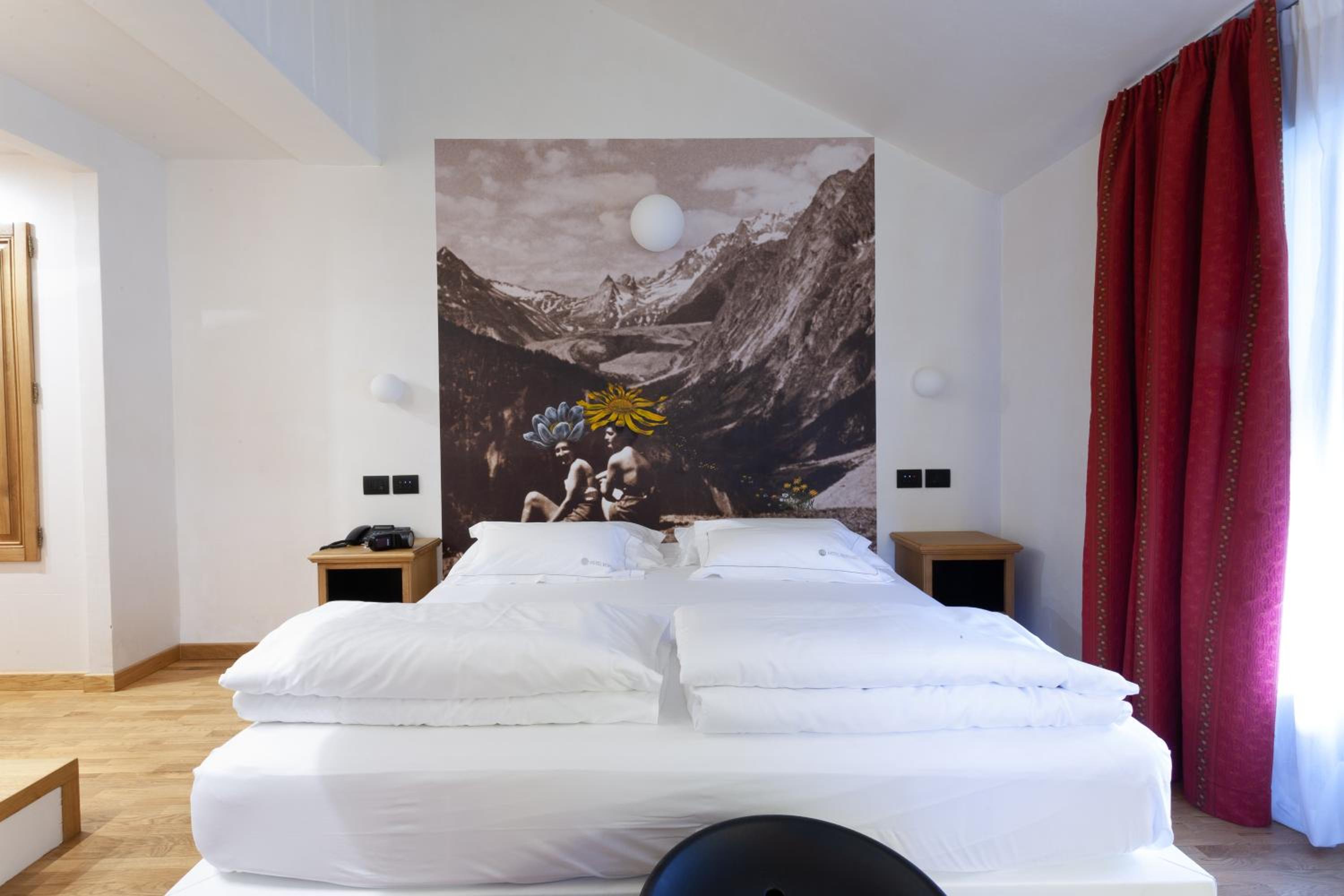 Family Suite with Balcony - Photo 6