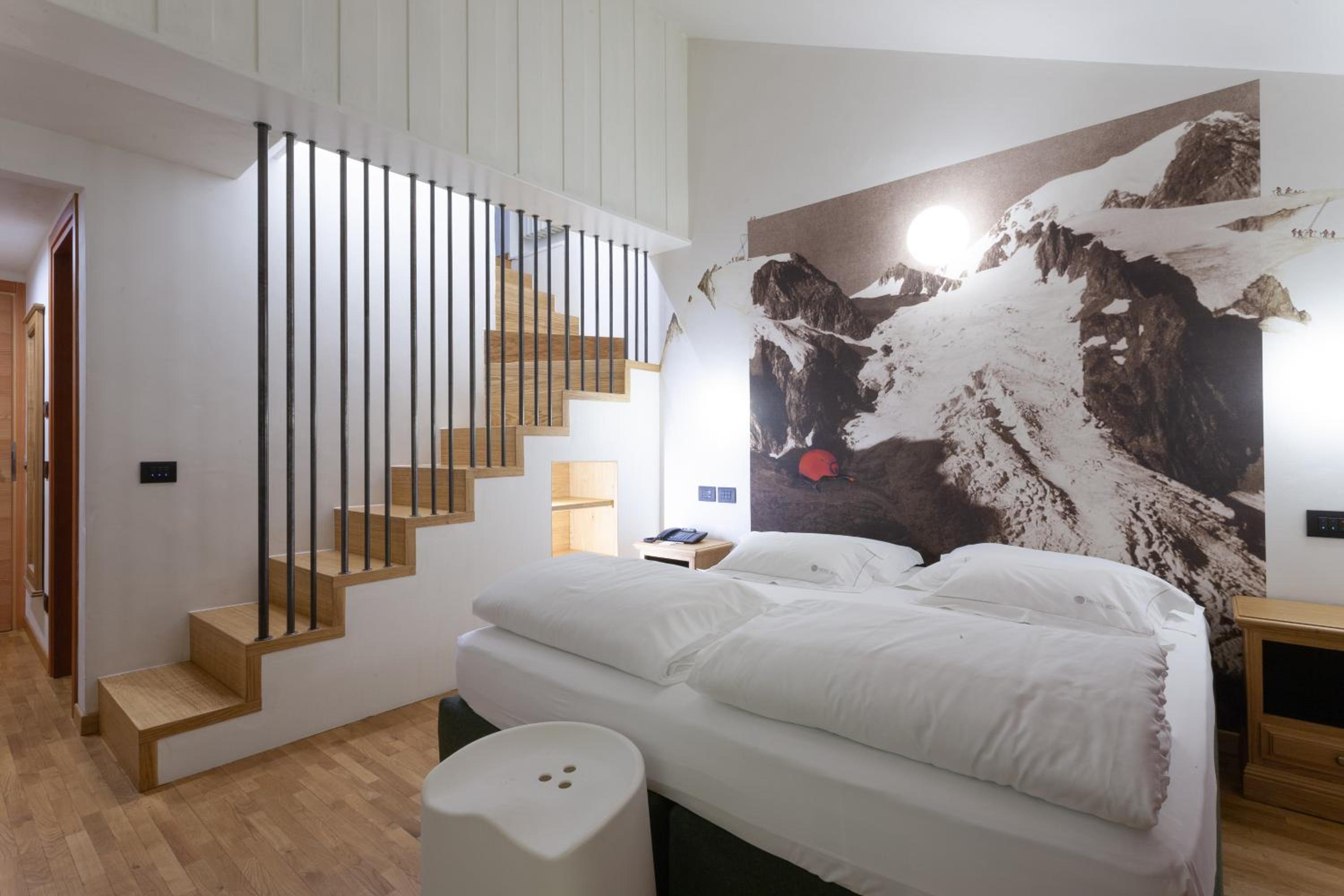 Family Suite with Balcony - Photo 1