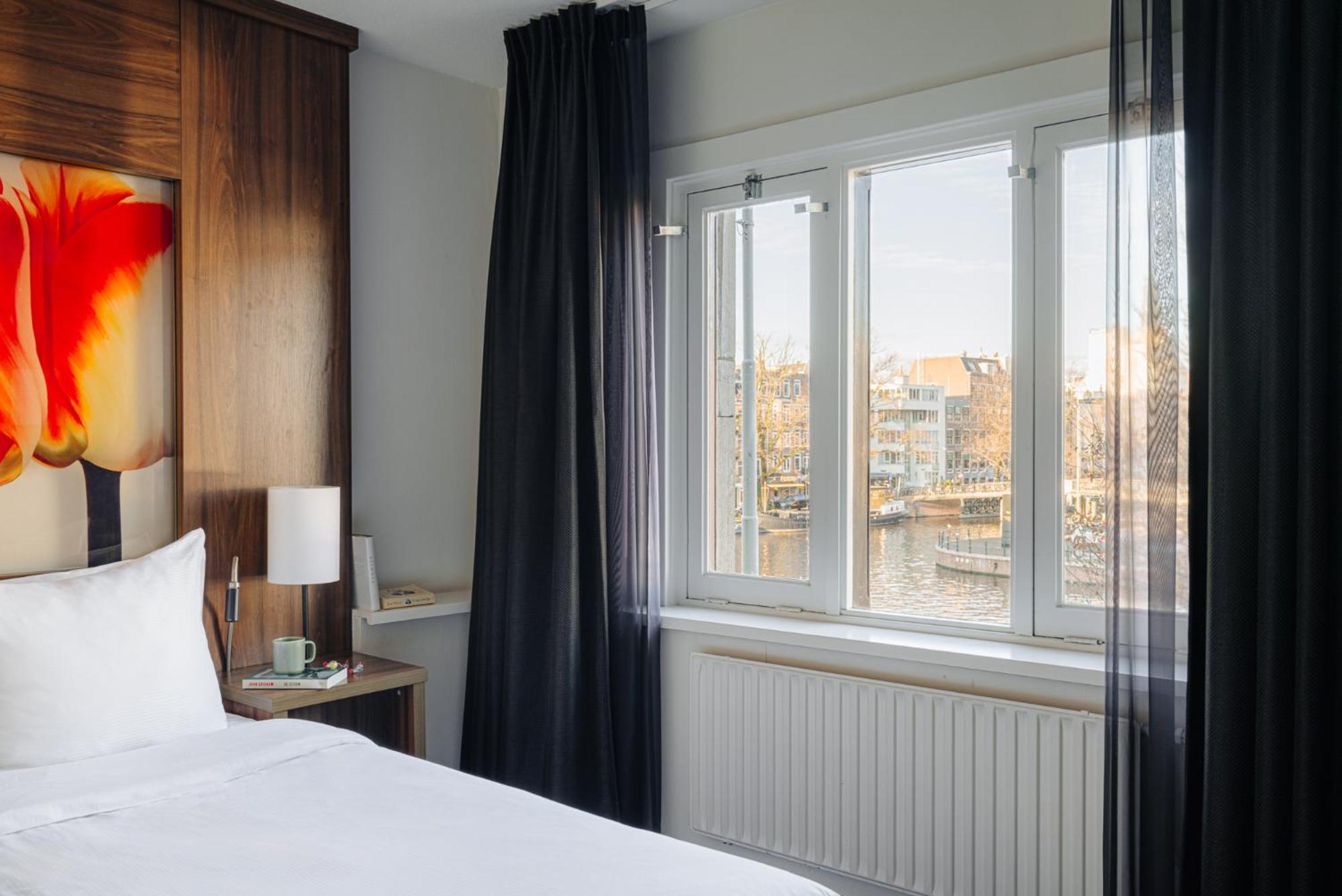 Standard Twin Room with Canal View