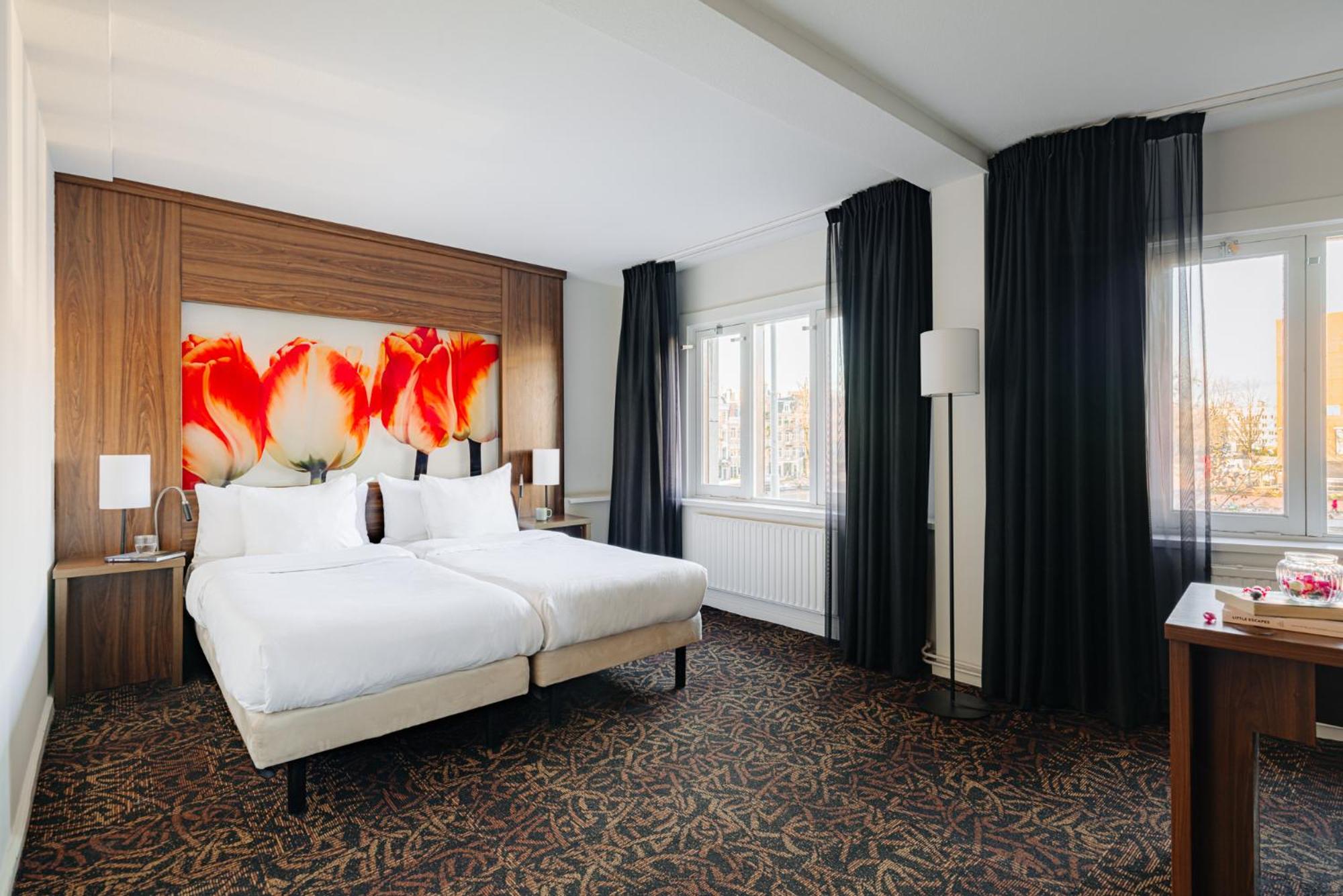 Standard Twin Room with Canal View
