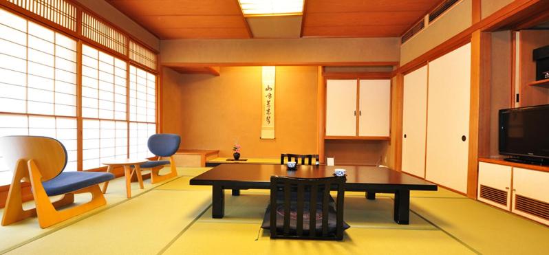 Japanese-Style Room (12+8 Tatami)【庭園特別室】 photo 3