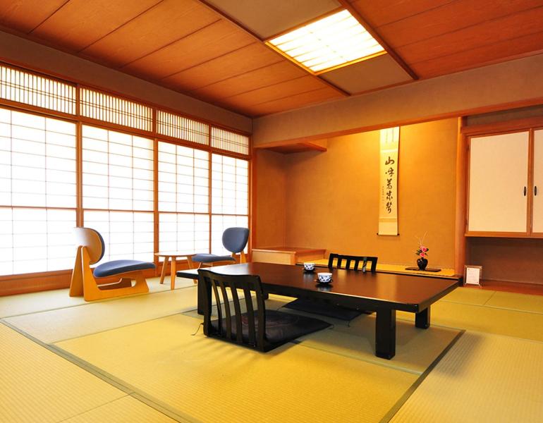 Japanese-Style Room (12+8 Tatami)【庭園特別室】 photo 1