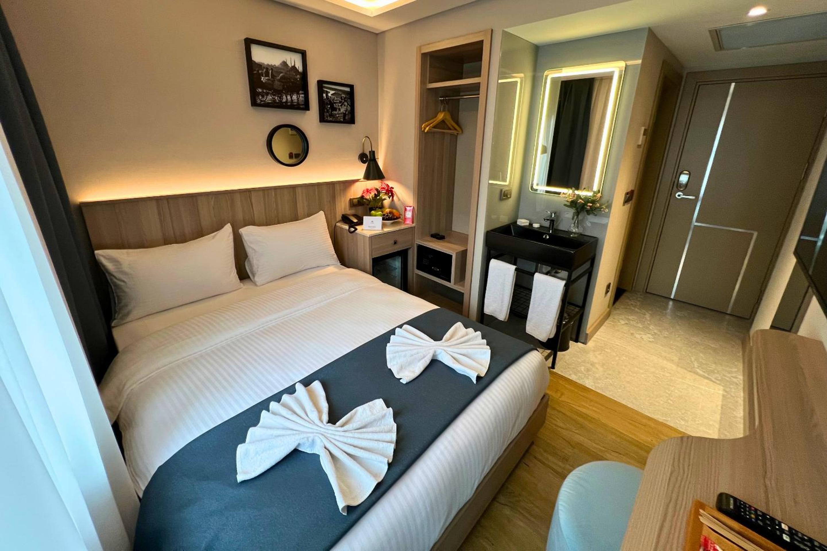 Double Room with Balcony photo 3