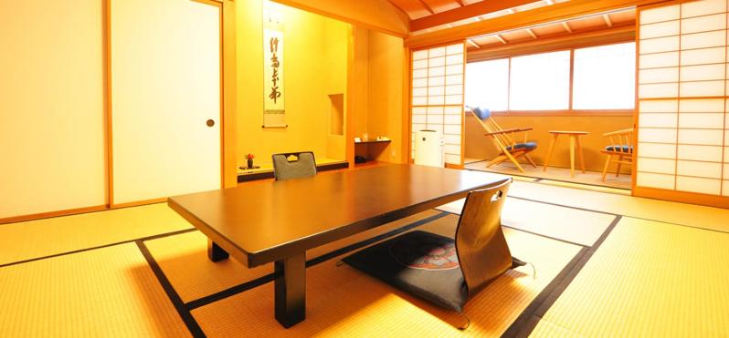 Japanese-Style Room (10+6 Tatami)【四季の間】	 photo 1