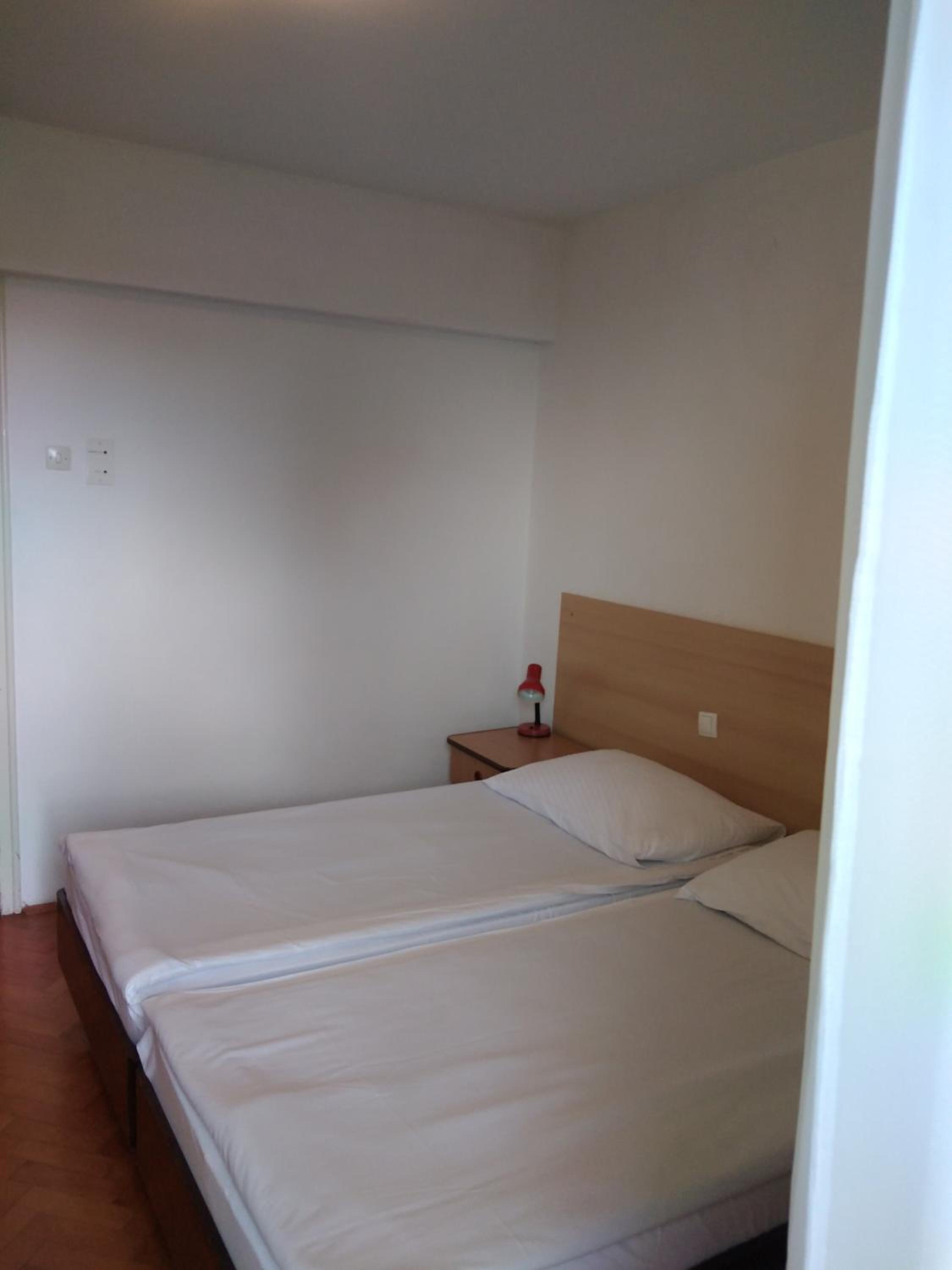 Double or Twin Room with Shared Bathroom photo 1