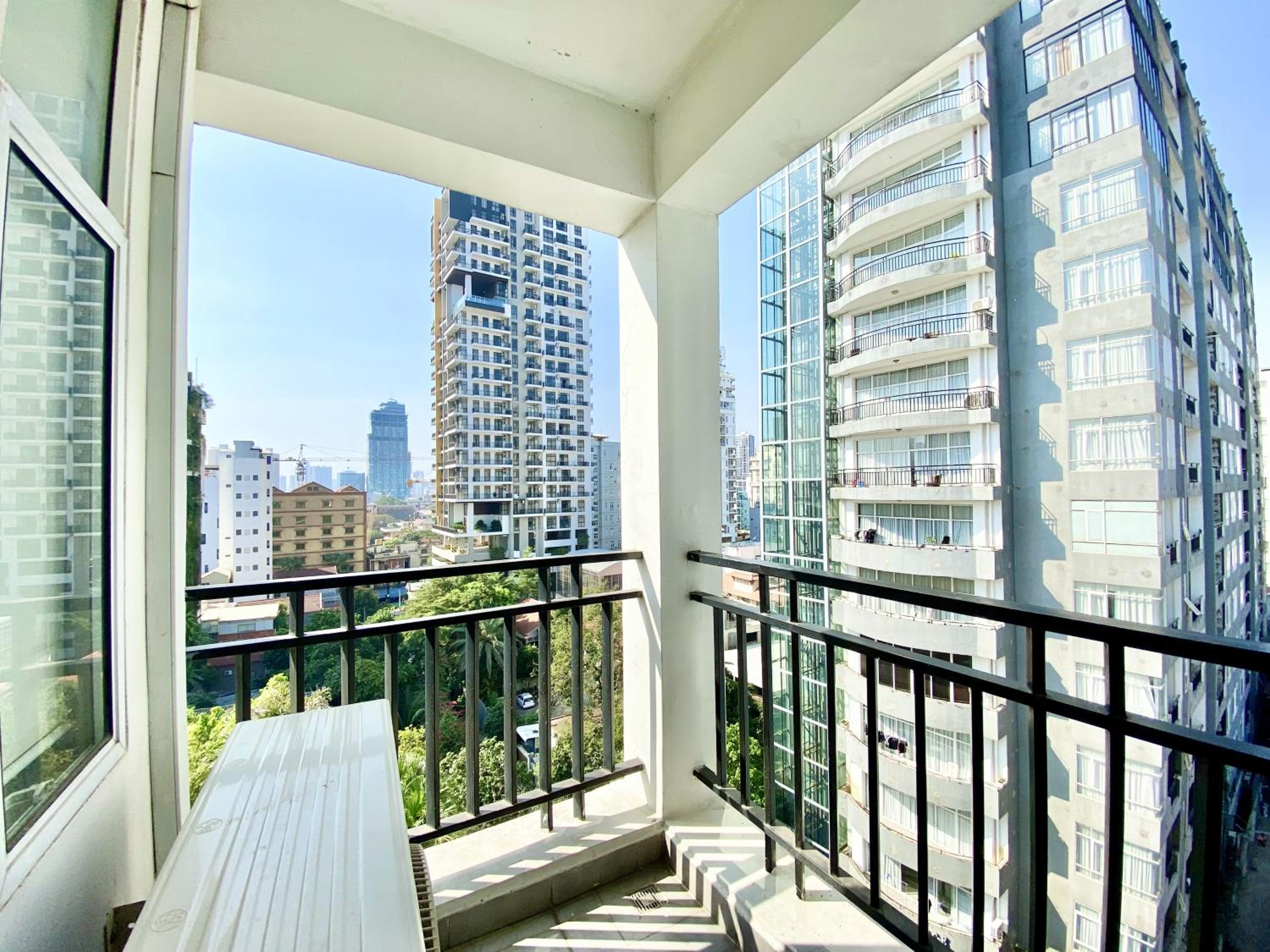 Studio Apartment City View photo 3