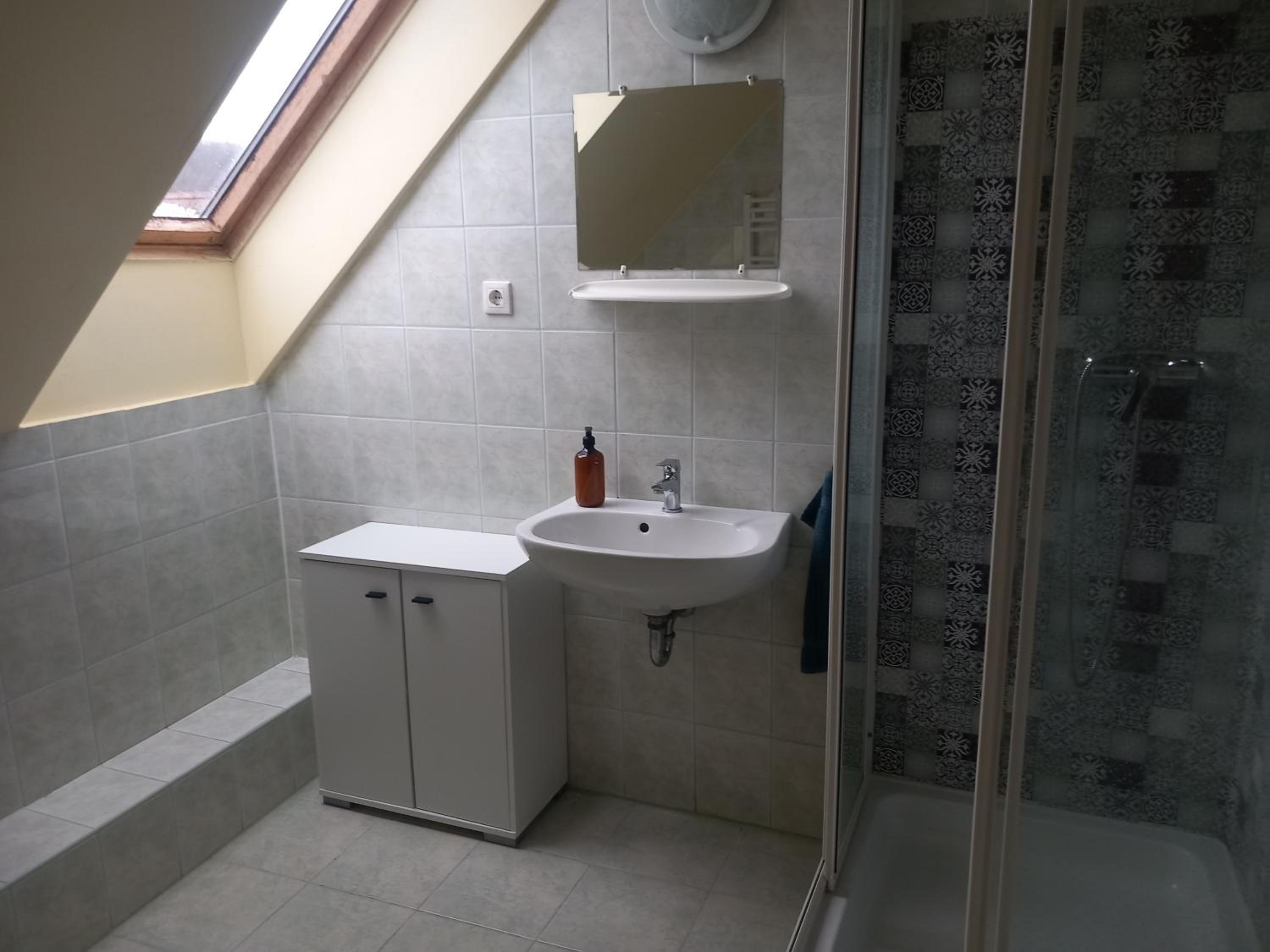 One-Bedroom Apartment - Upper Floor photo 3