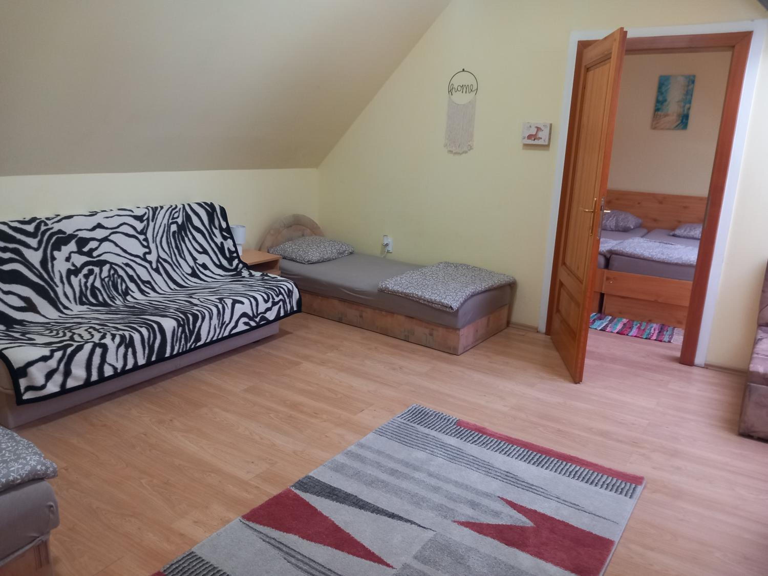 One-Bedroom Apartment - Upper Floor photo 2