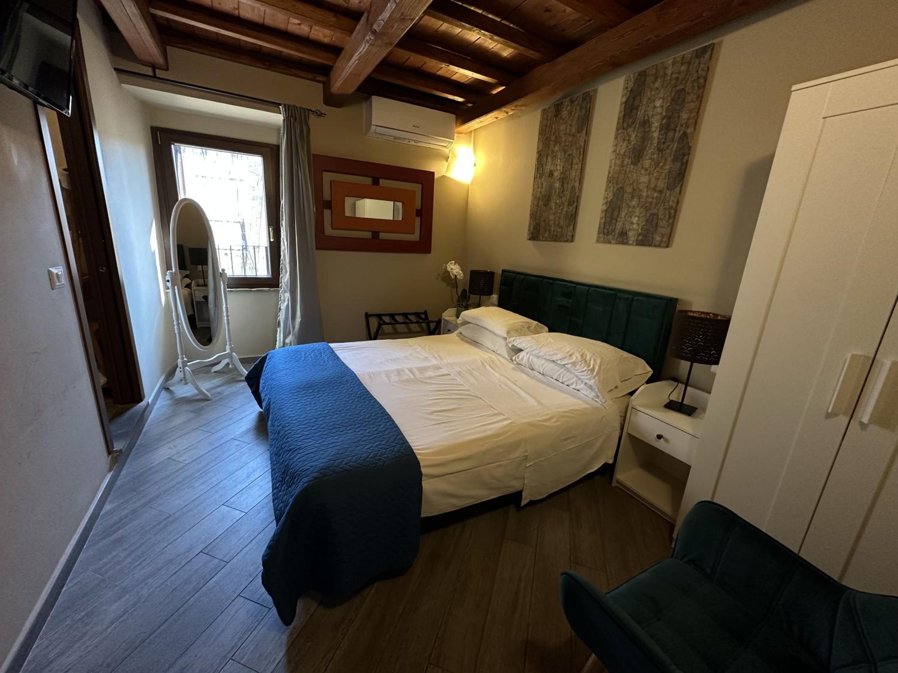 Superior Double Room - Photo 8