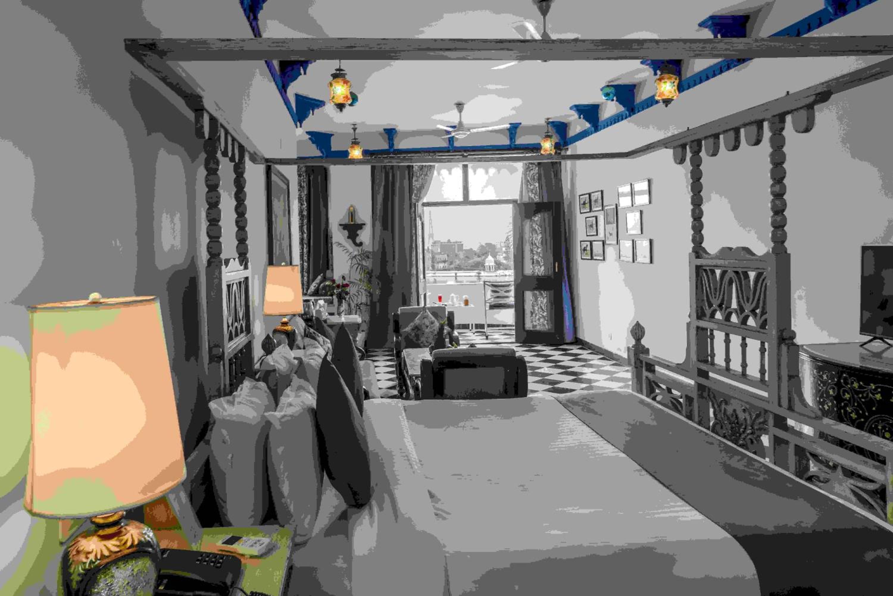 Majestic Lake view Suite with balcony - Photo 6
