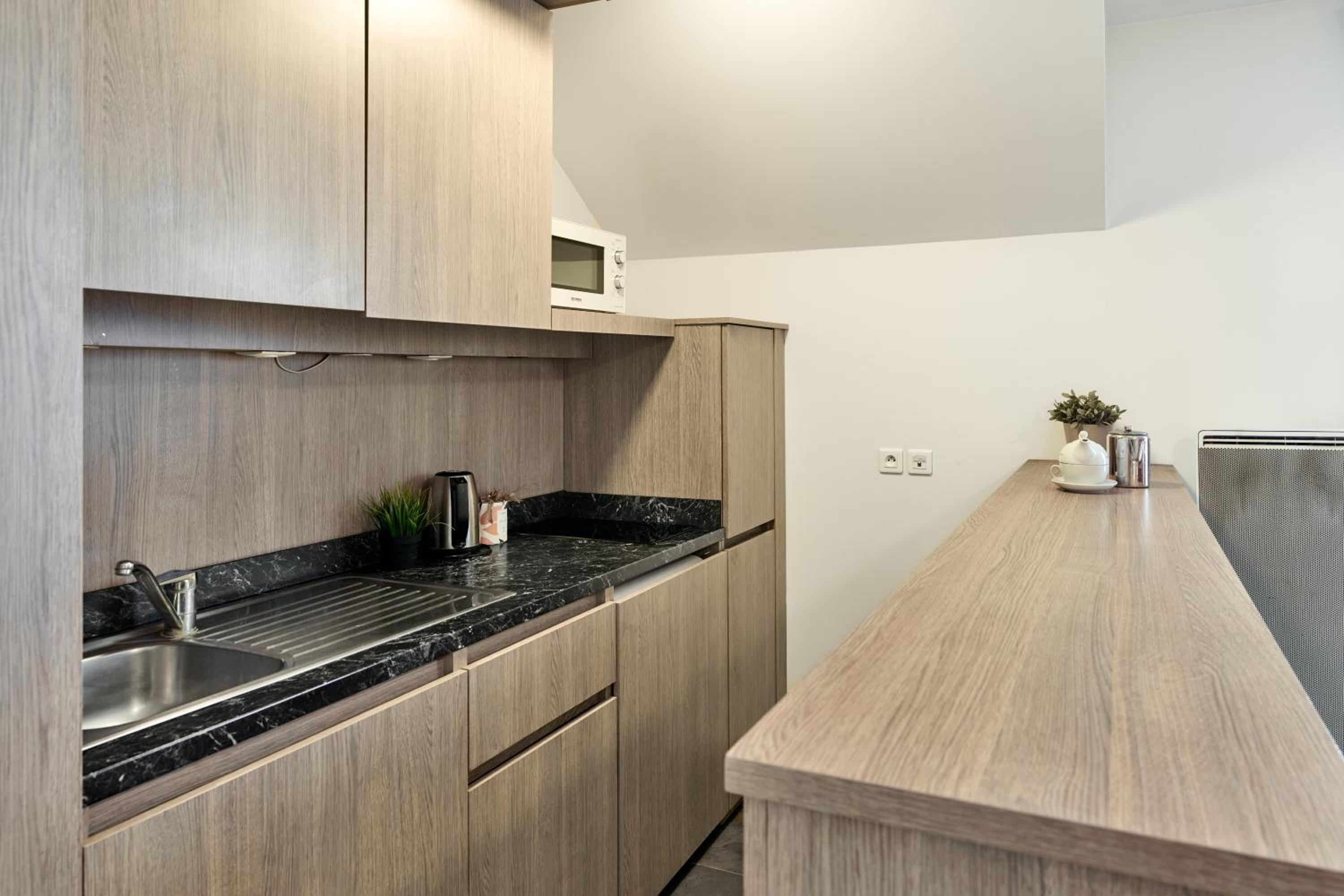 One-Bedroom Apartment - Photo 3