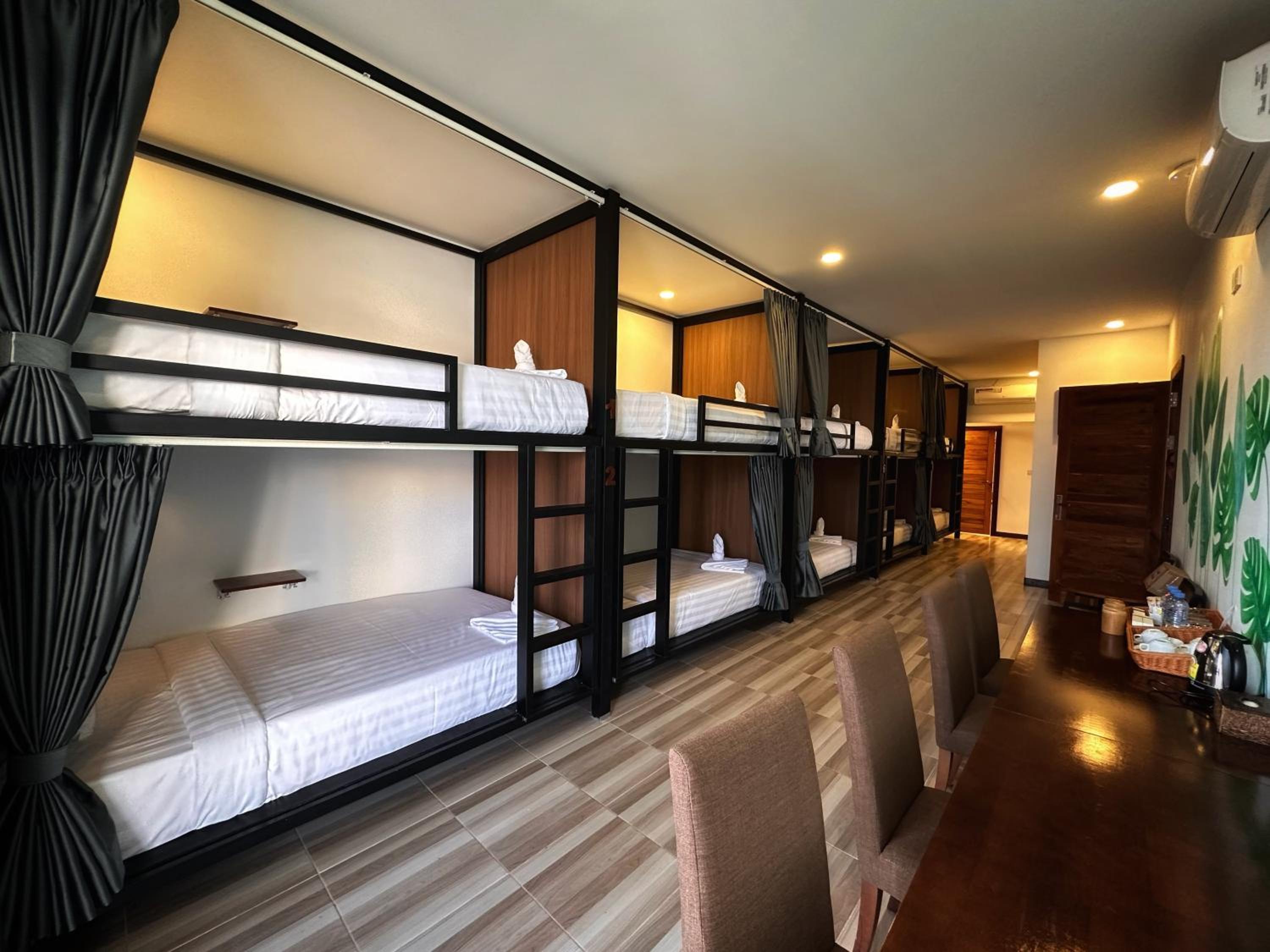 Bed in 10-Bed Mixed Dormitory Room photo 1
