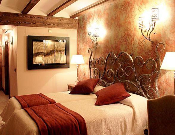 Double or Twin Room - Photo 7