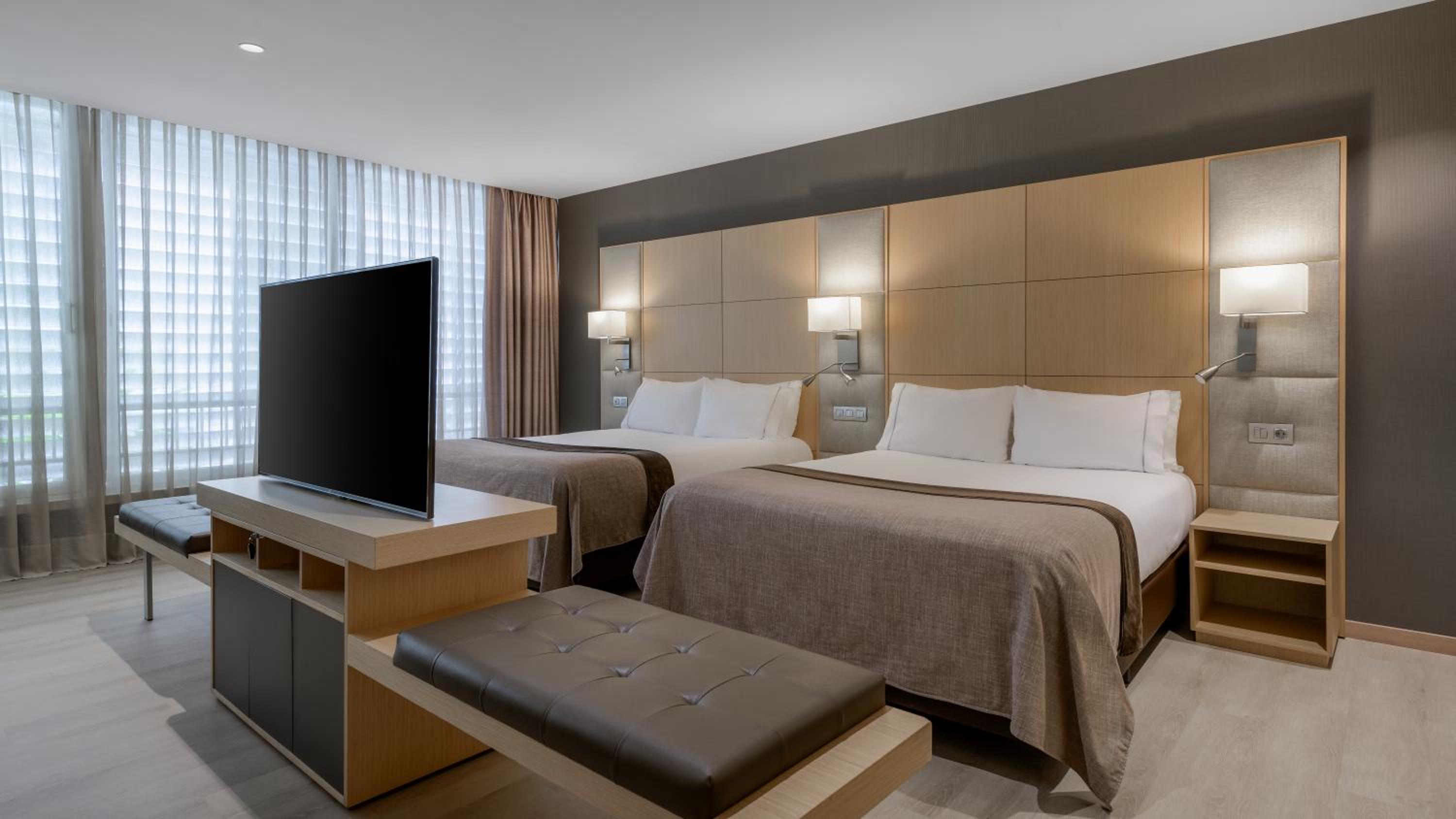 One-Bedroom Premium Junior Twin Suite