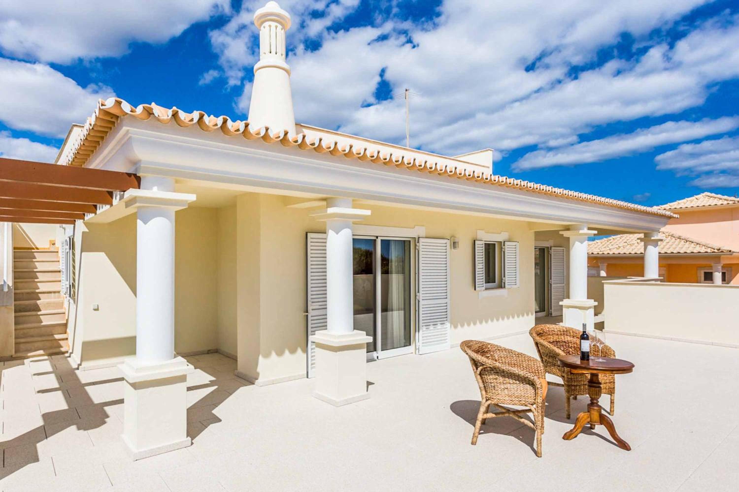Four-Bedroom Villa photo 3