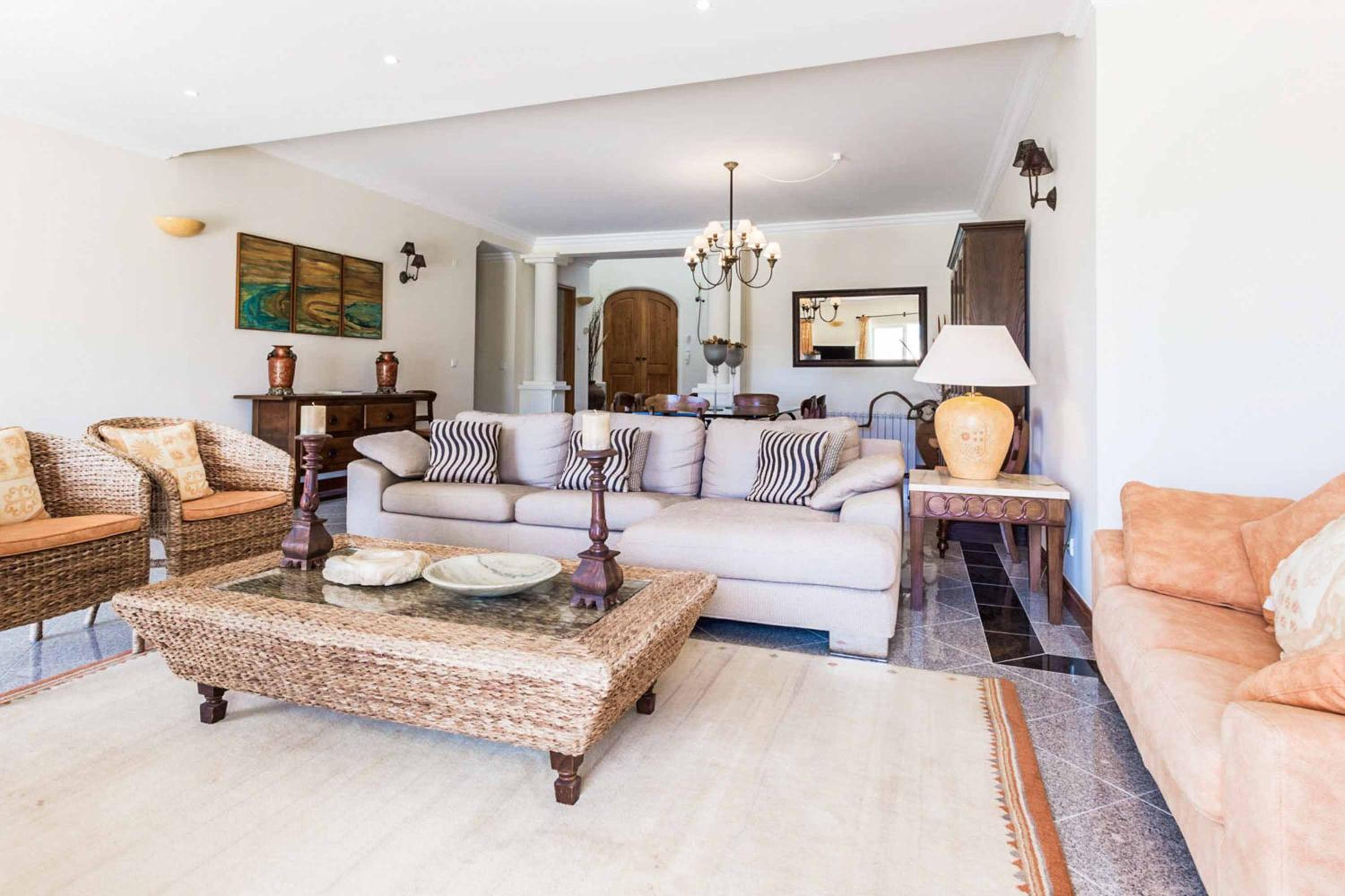 Villa photo 1