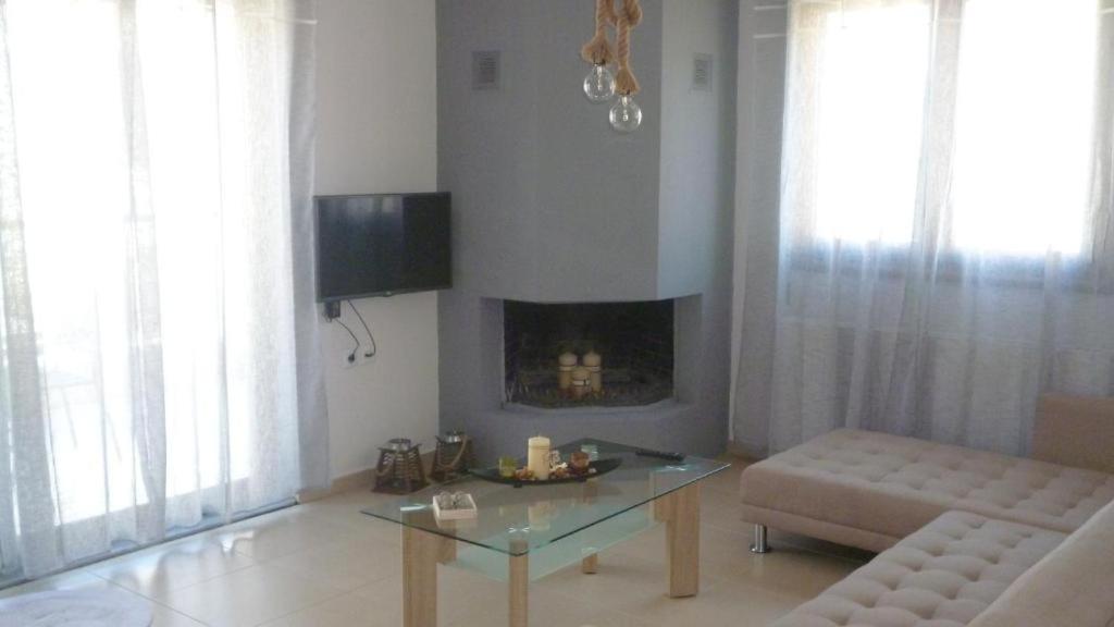 Three-Bedroom Villa photo 2