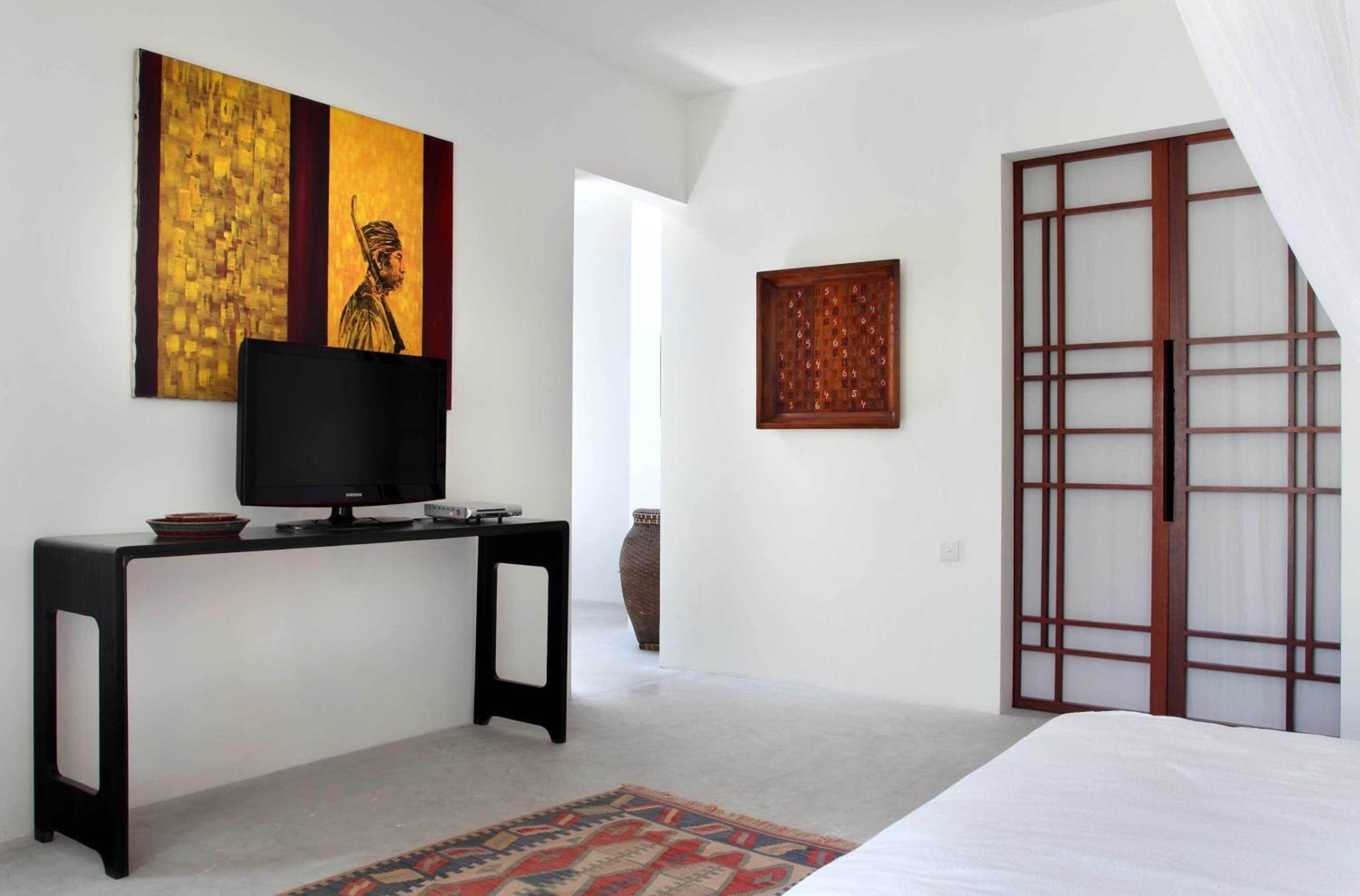 Villa - Photo 2