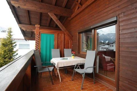 One-Bedroom Apartment with Balcony photo 3
