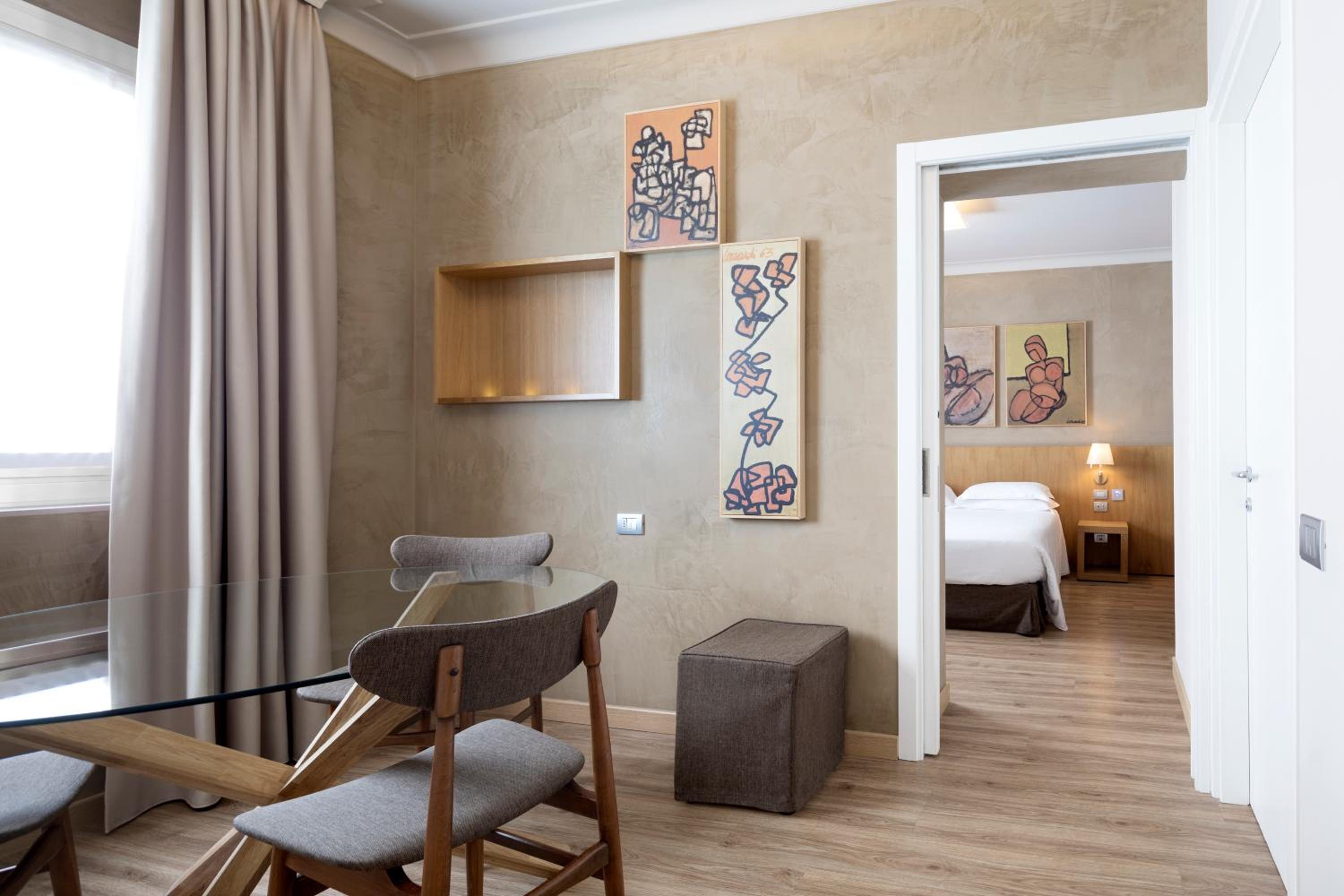 Executive King Room with Sofa Bed - Non-Smoking - Photo 1