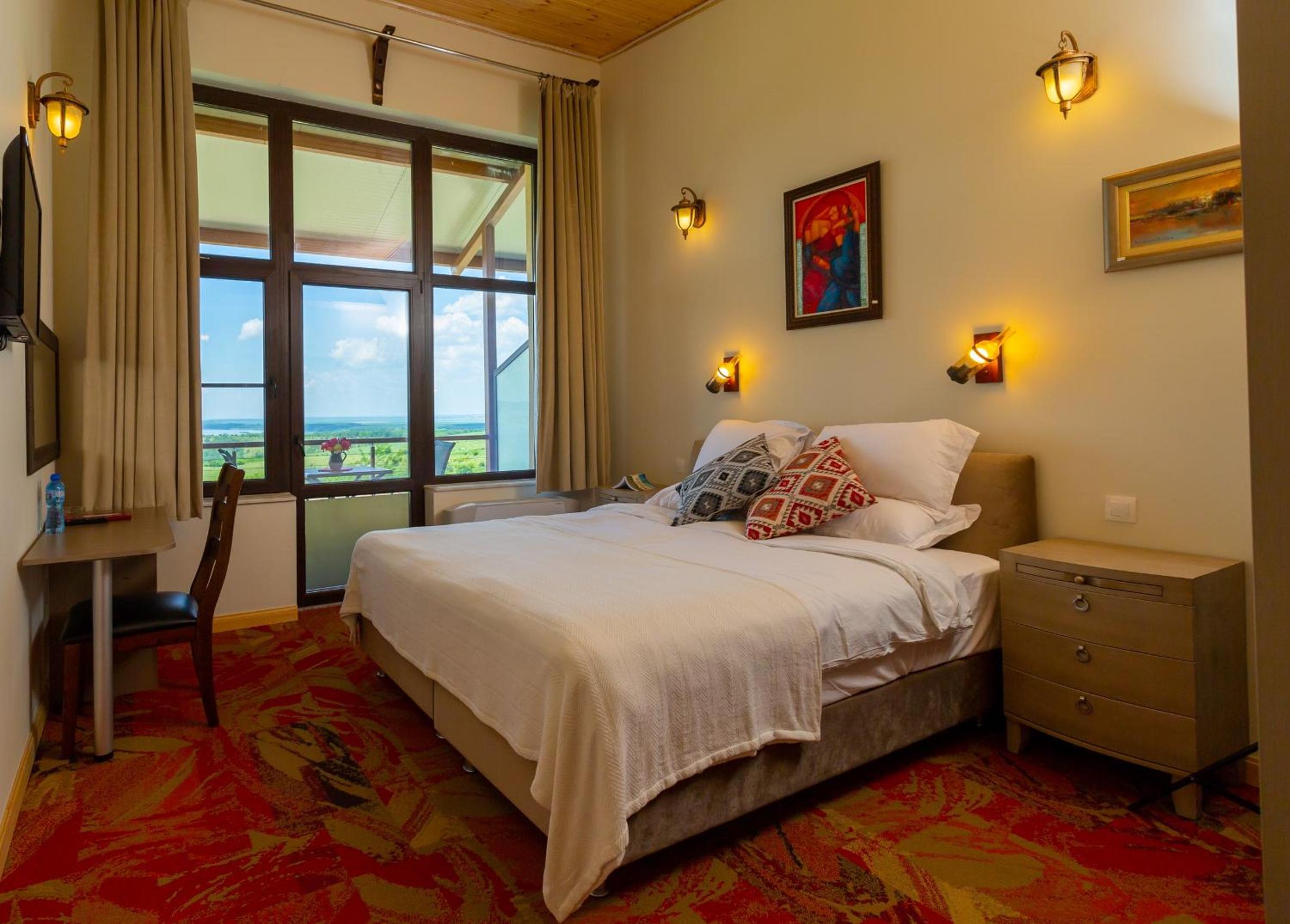 Queen Room With Balcony photo 1