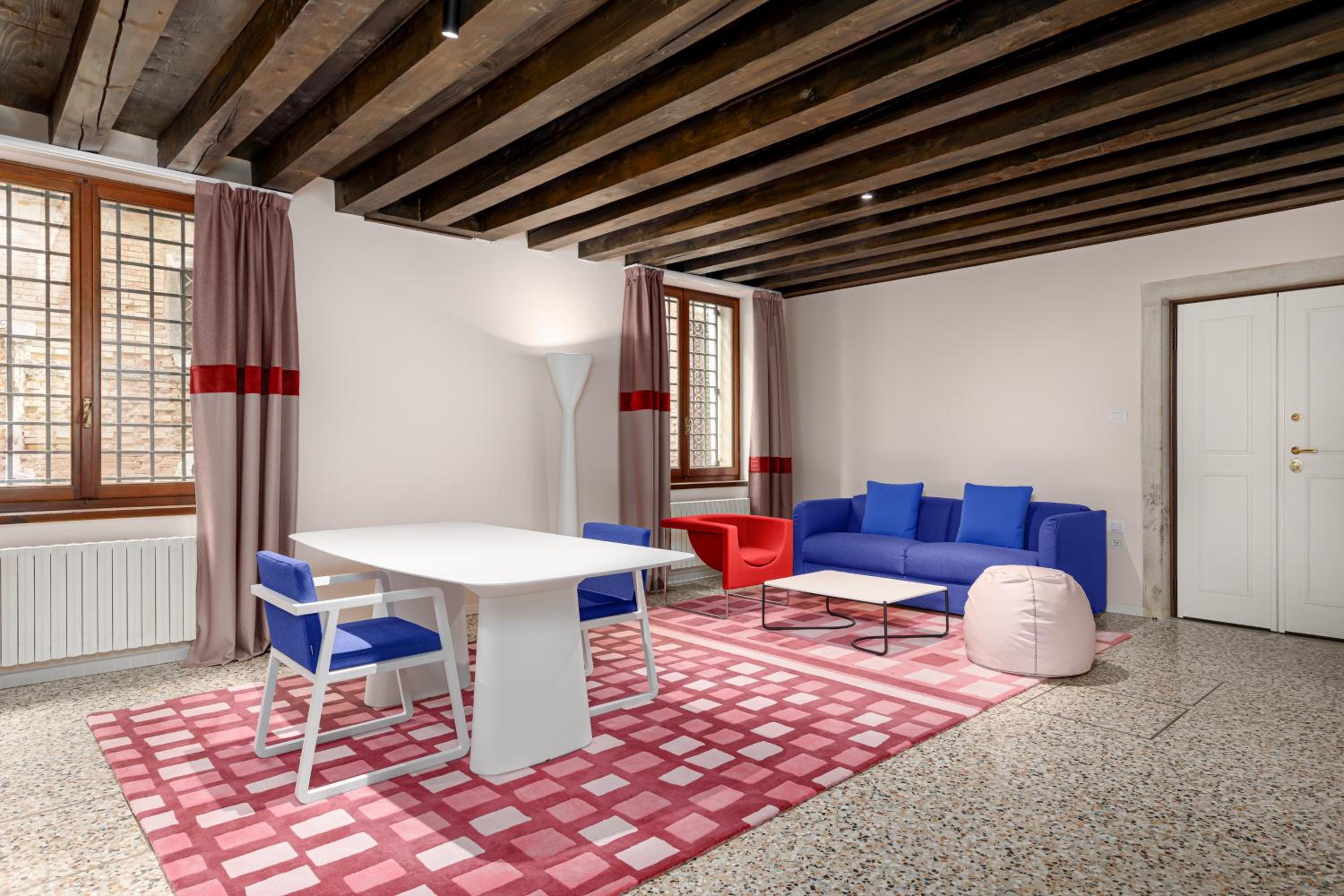 One-Bedroom Apartment with Canal View - Oleandro photo 1