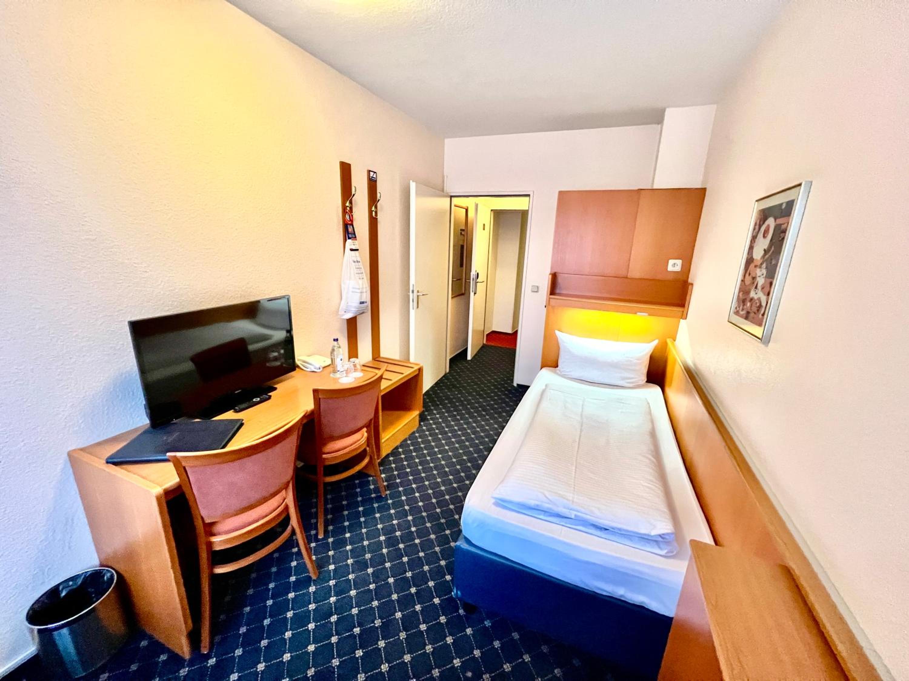 Comfort Twin Room - Photo 6