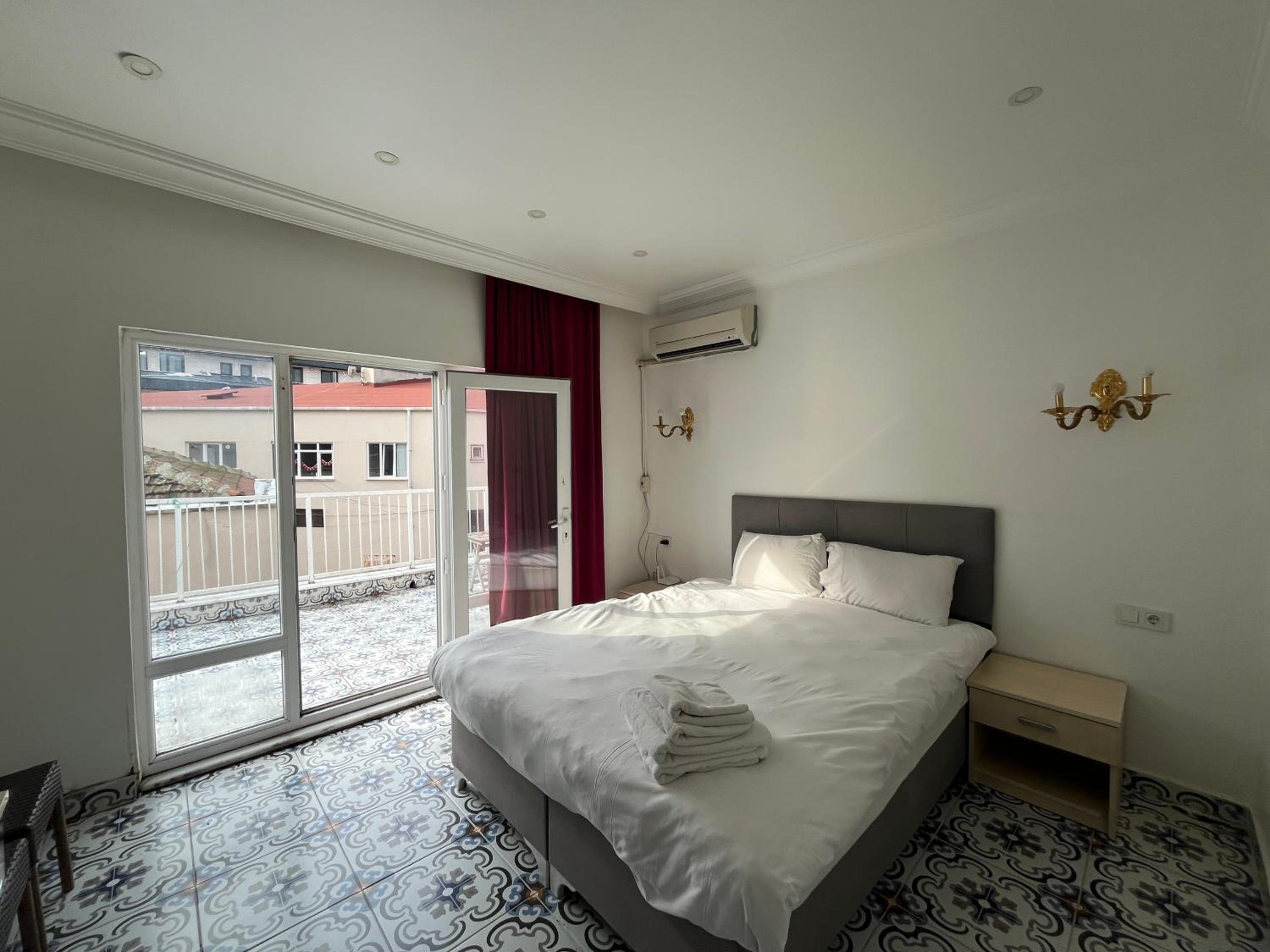 Apartment With Balcony photo 1