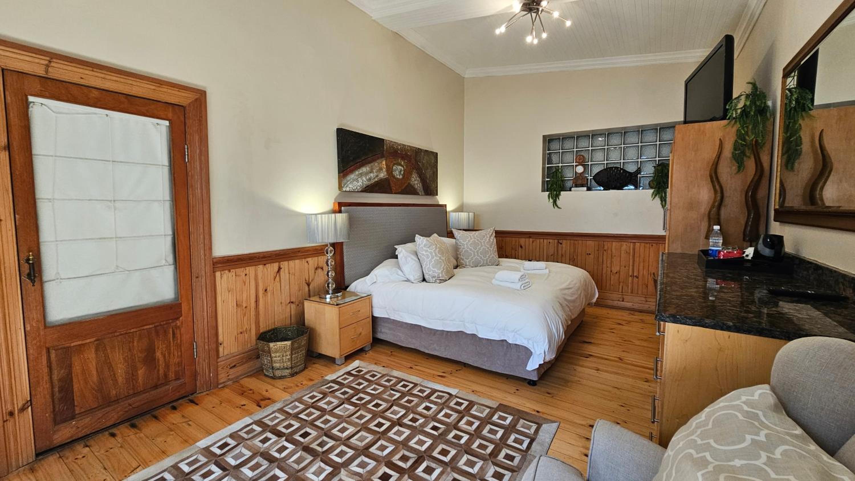 Double Room (Not Pet Friendly) - Photo 3