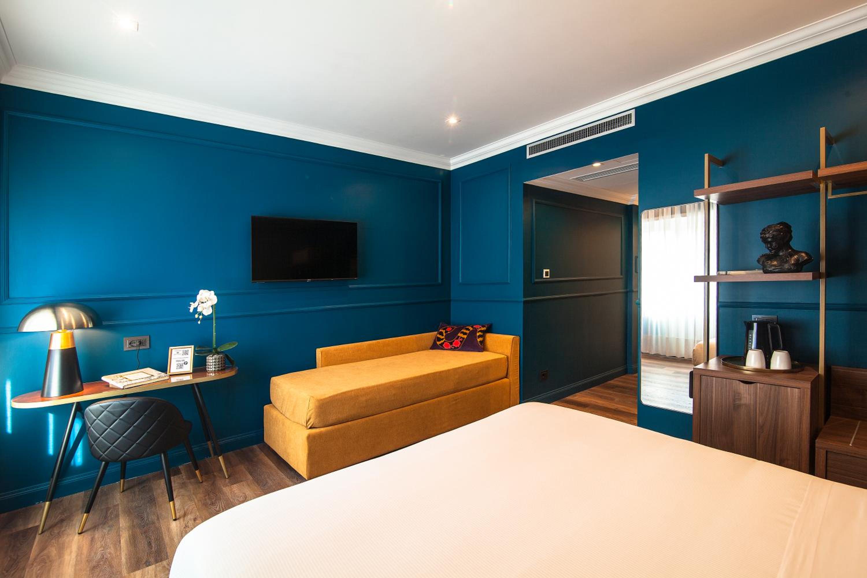 Superior Triple Room photo 3