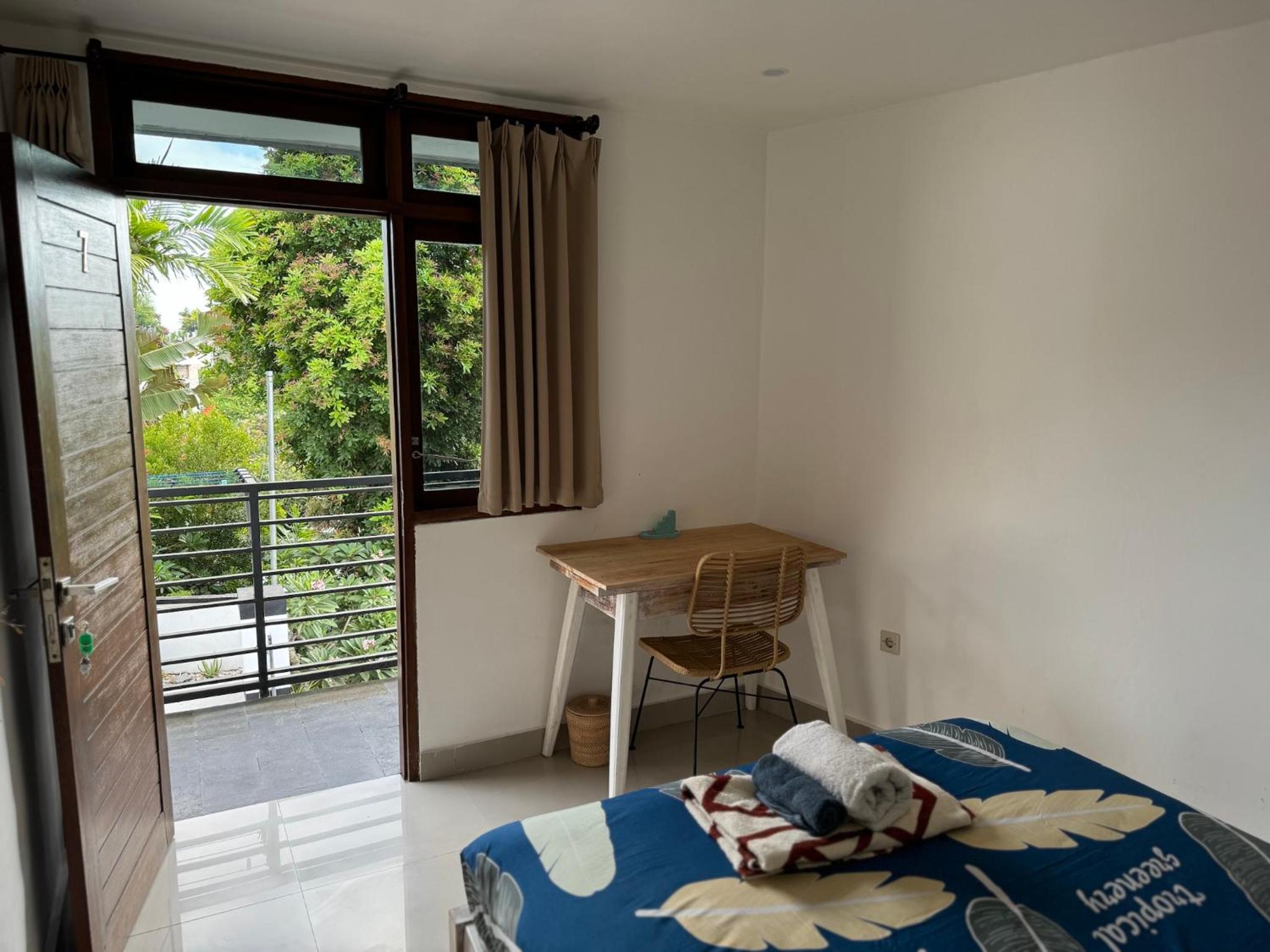 Double Room with Balcony - Photo 4